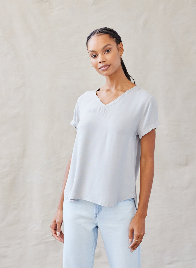 V Neck Tee Foggy Sky Bella Dahl Bella Dahl