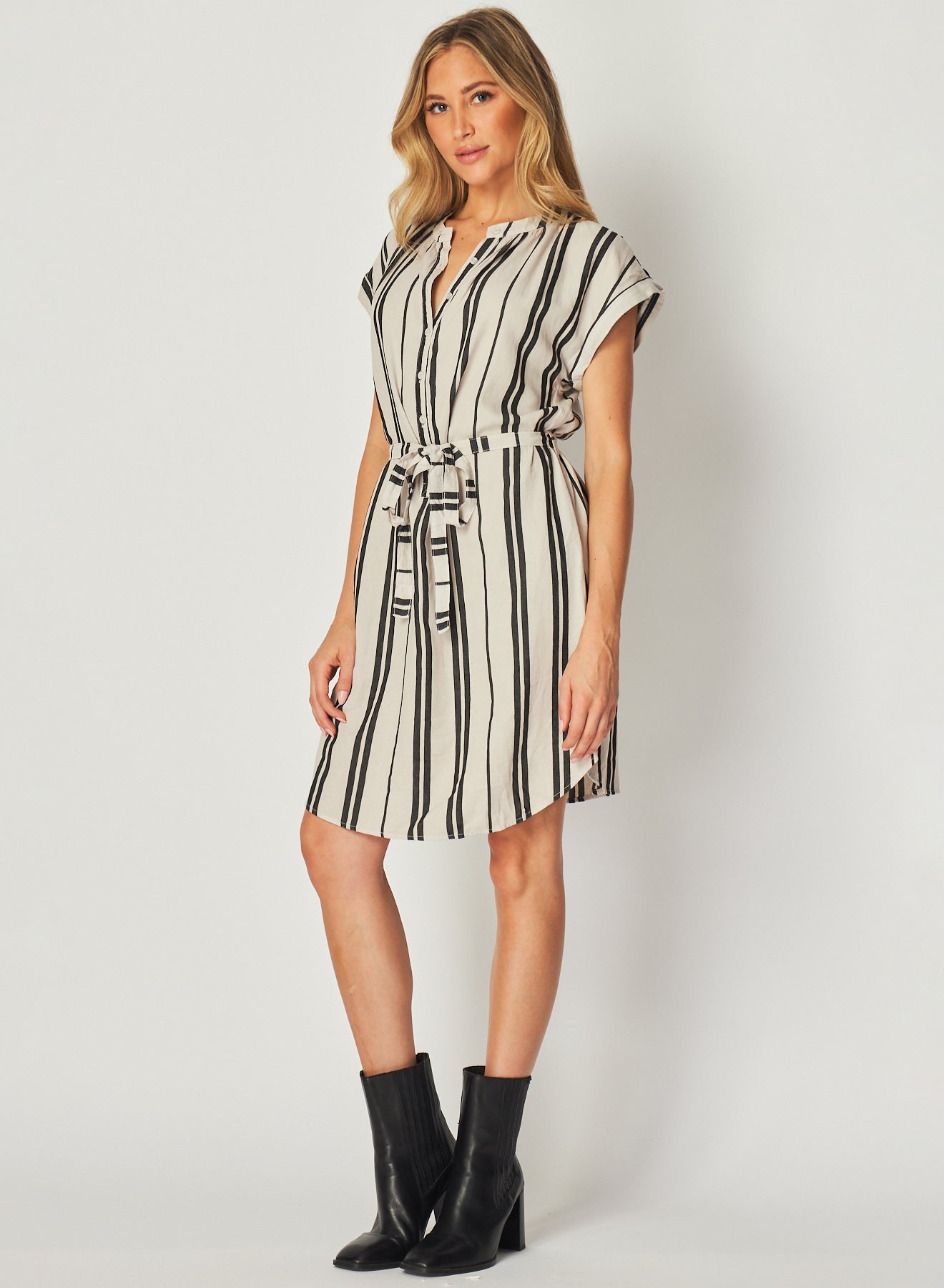 Bella DahlBelted Cap Sleeve Dress - Soft EcruDresses