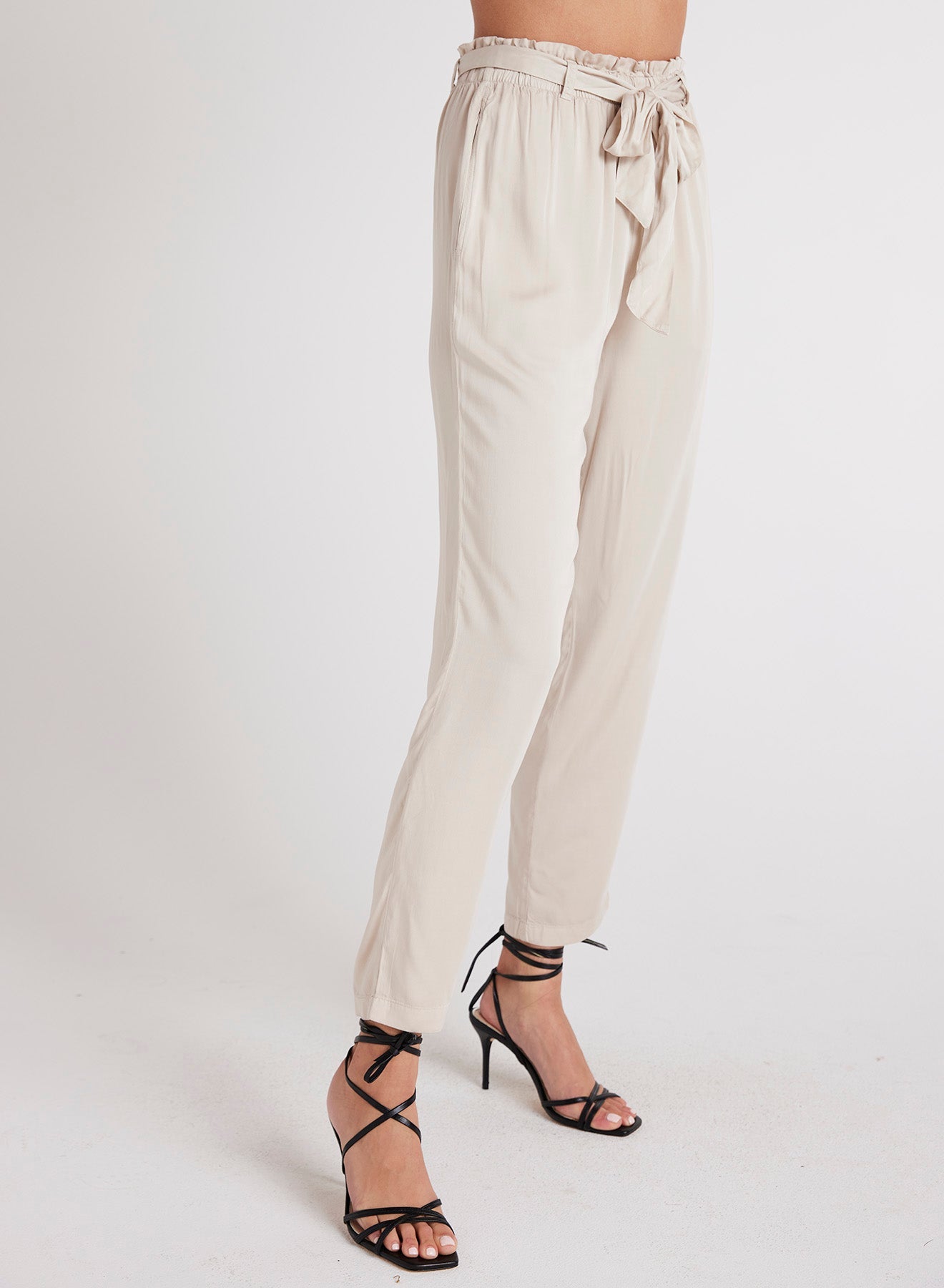 Bella DahlBelted Trouser - Ivory ChampagneBottoms