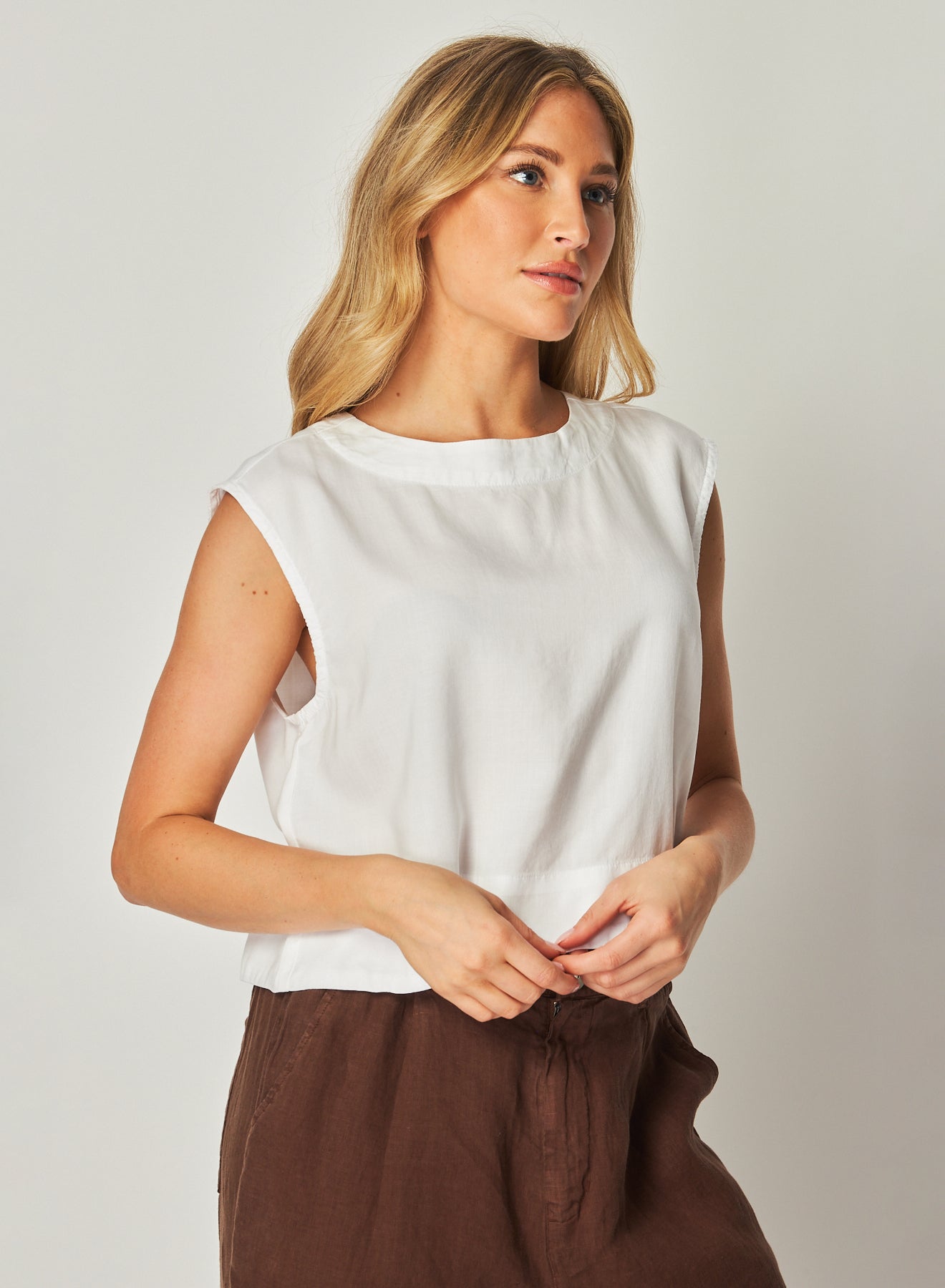 Bella DahlBoxy Button Back Top - WhiteTops