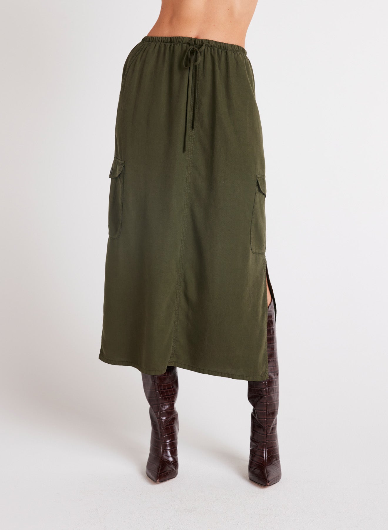 Bella DahlCargo Midi Skirt - Italian HerbBottoms