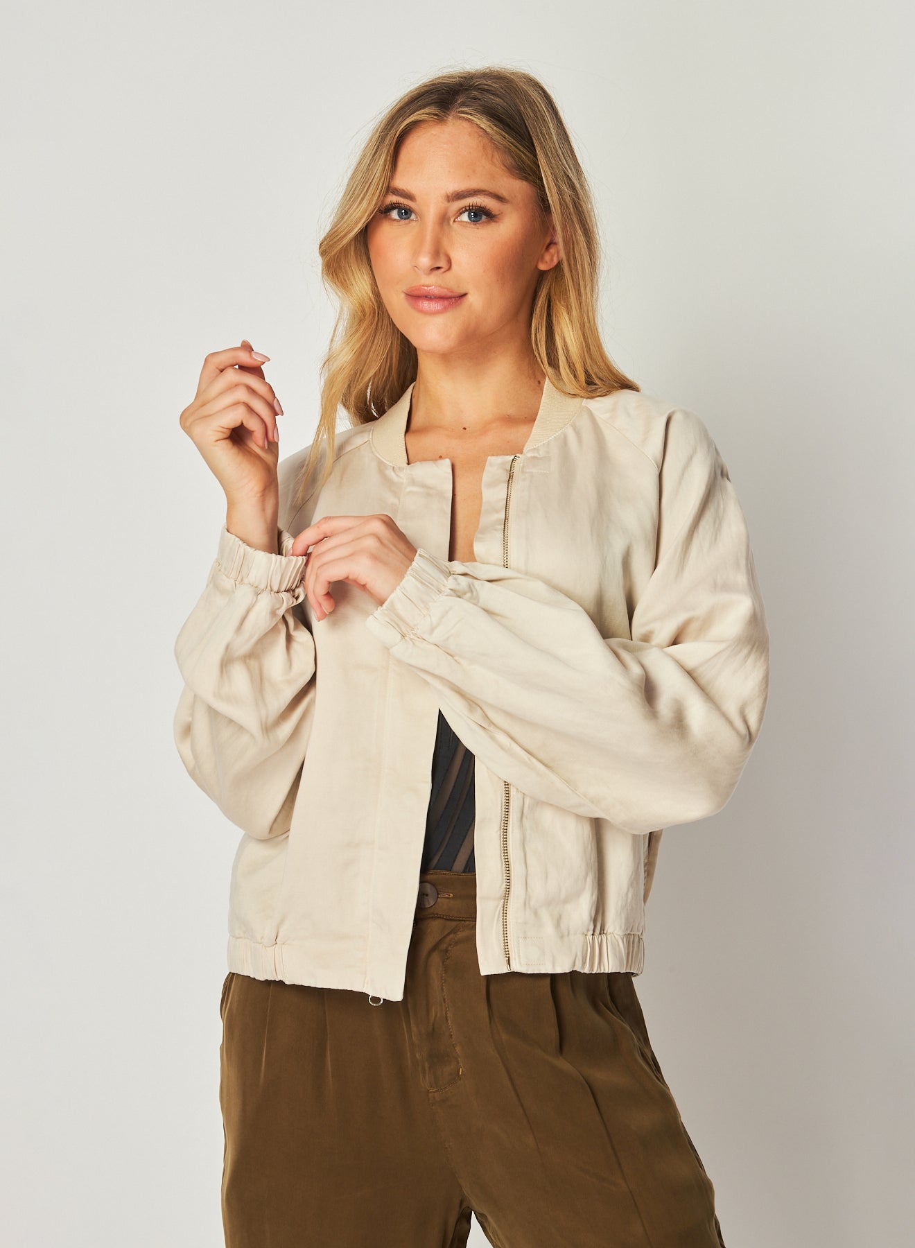 Bella DahlChole Clean Bomber Jacket - Soft PearlCoats & Jackets