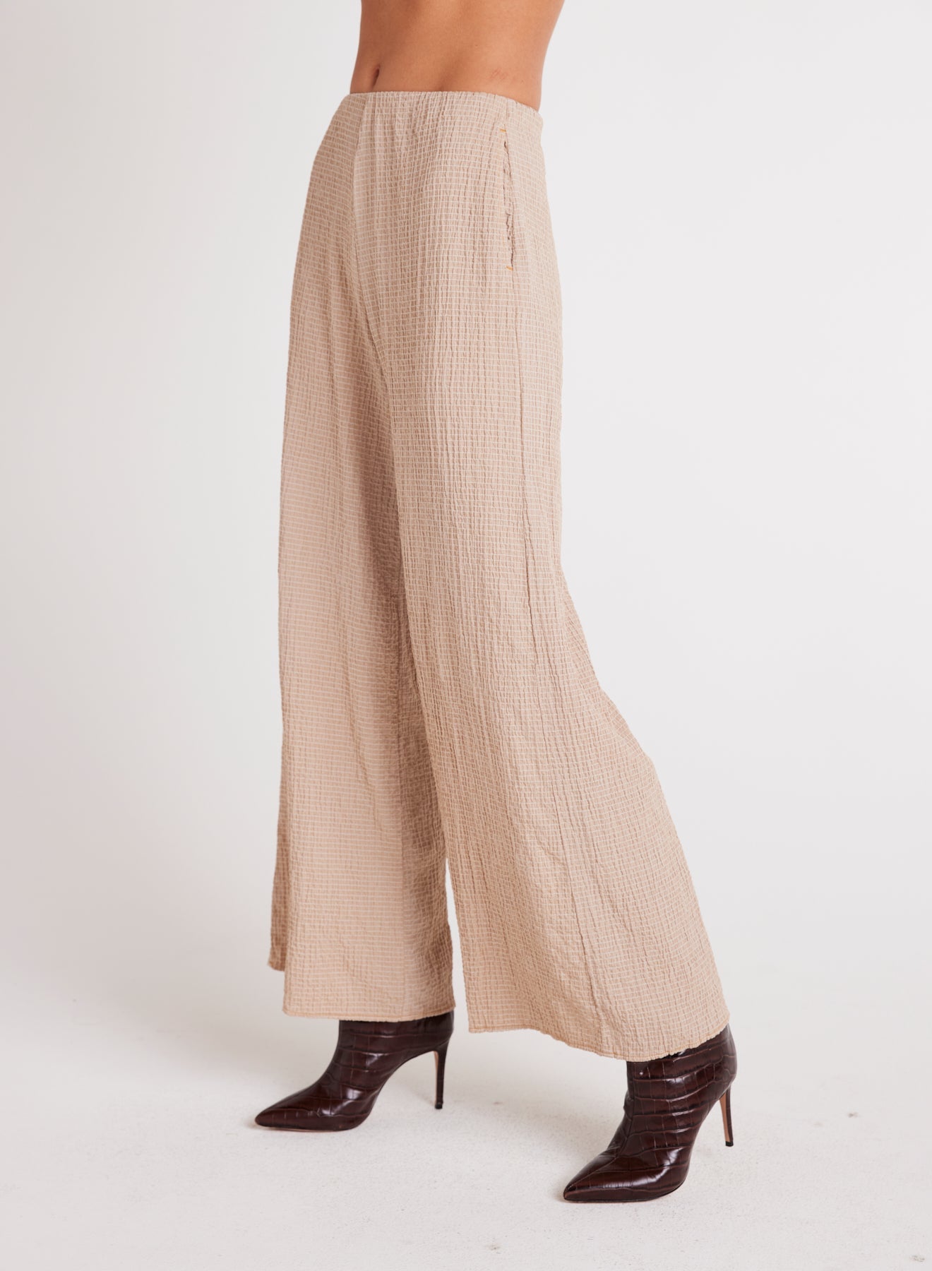 Bella DahlClean Wide Leg Pant - Light OakBottoms