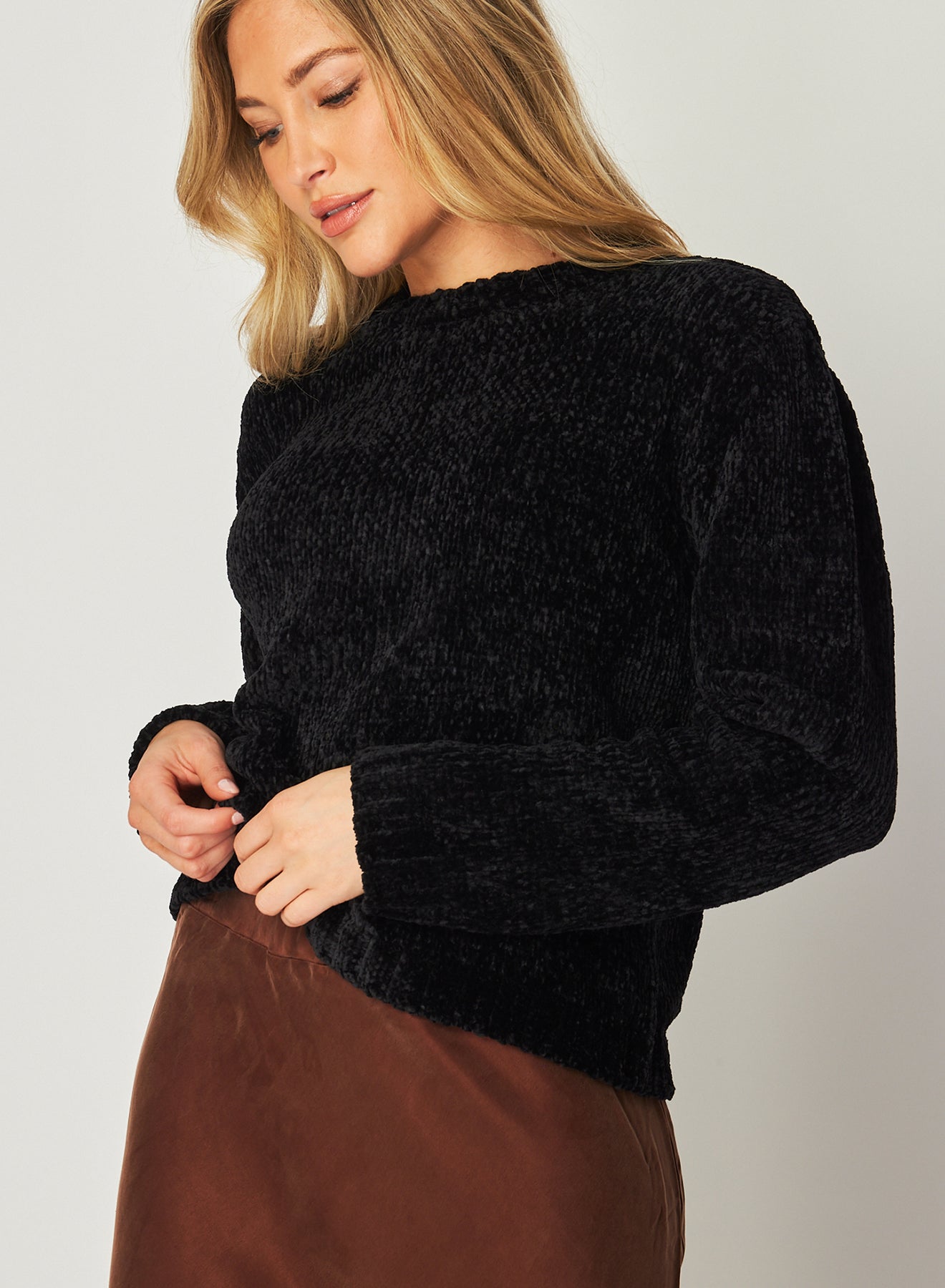 Bella DahlCrew Neck Chenille Sweater - BlackSweaters