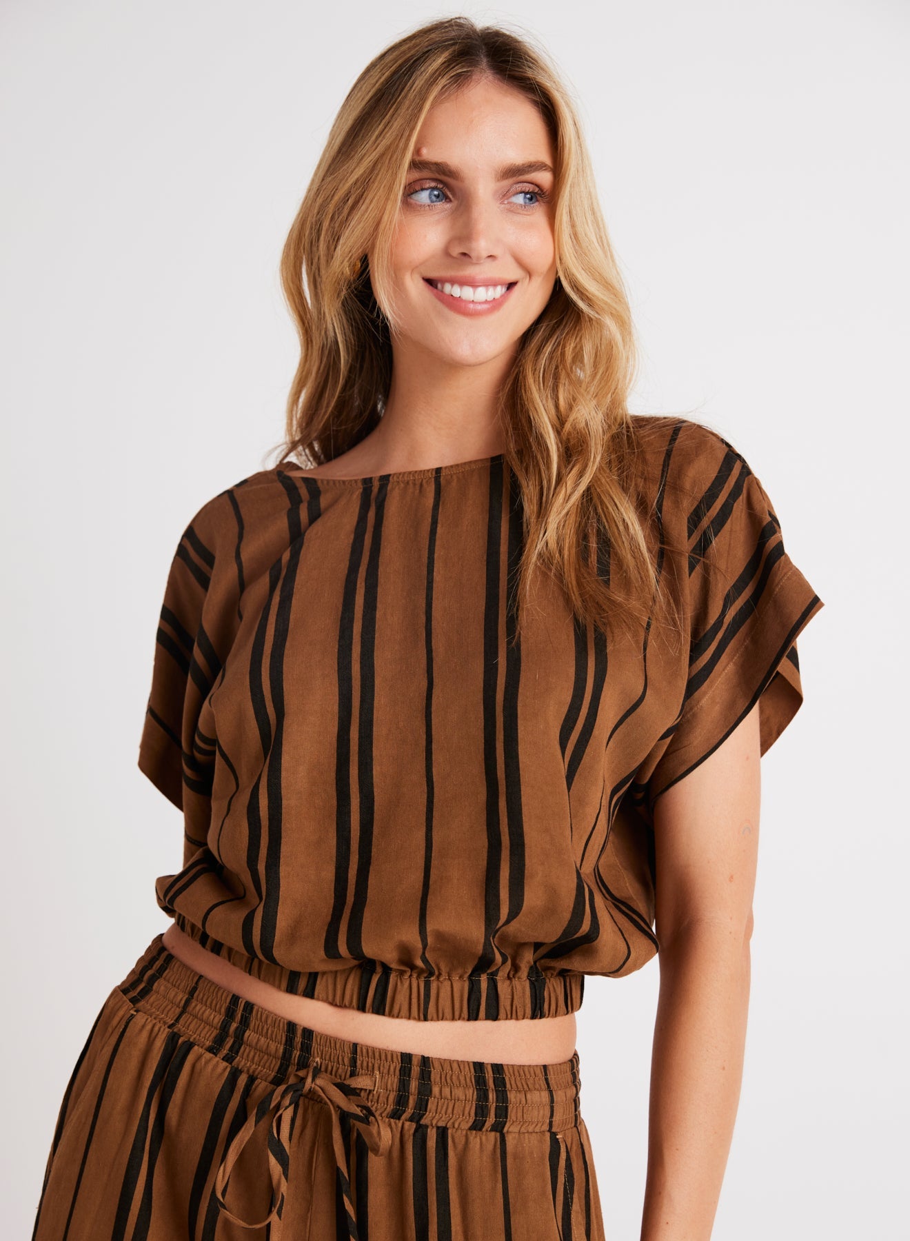 Bella DahlElastic Waist Blouse - Gilded BrownTops