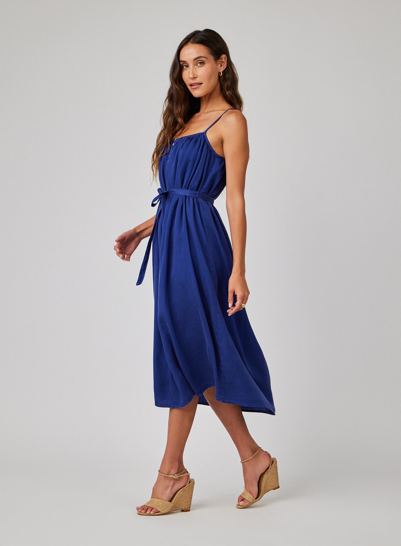 Bella DahlFlowy Cami Maxi Dress - Navy CoastDresses