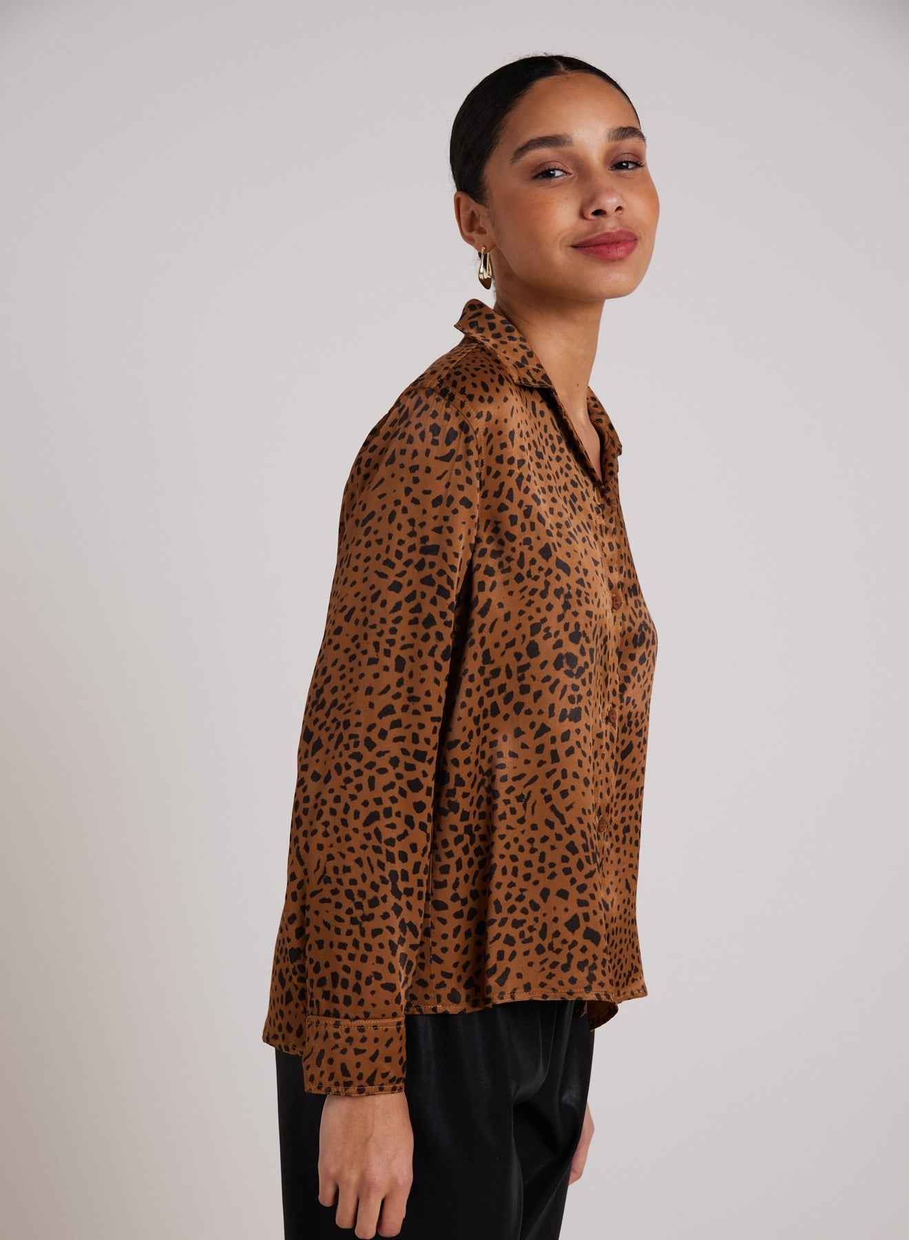 Bella DahlFlowy Hem Button Down - Bronzed MapleTops