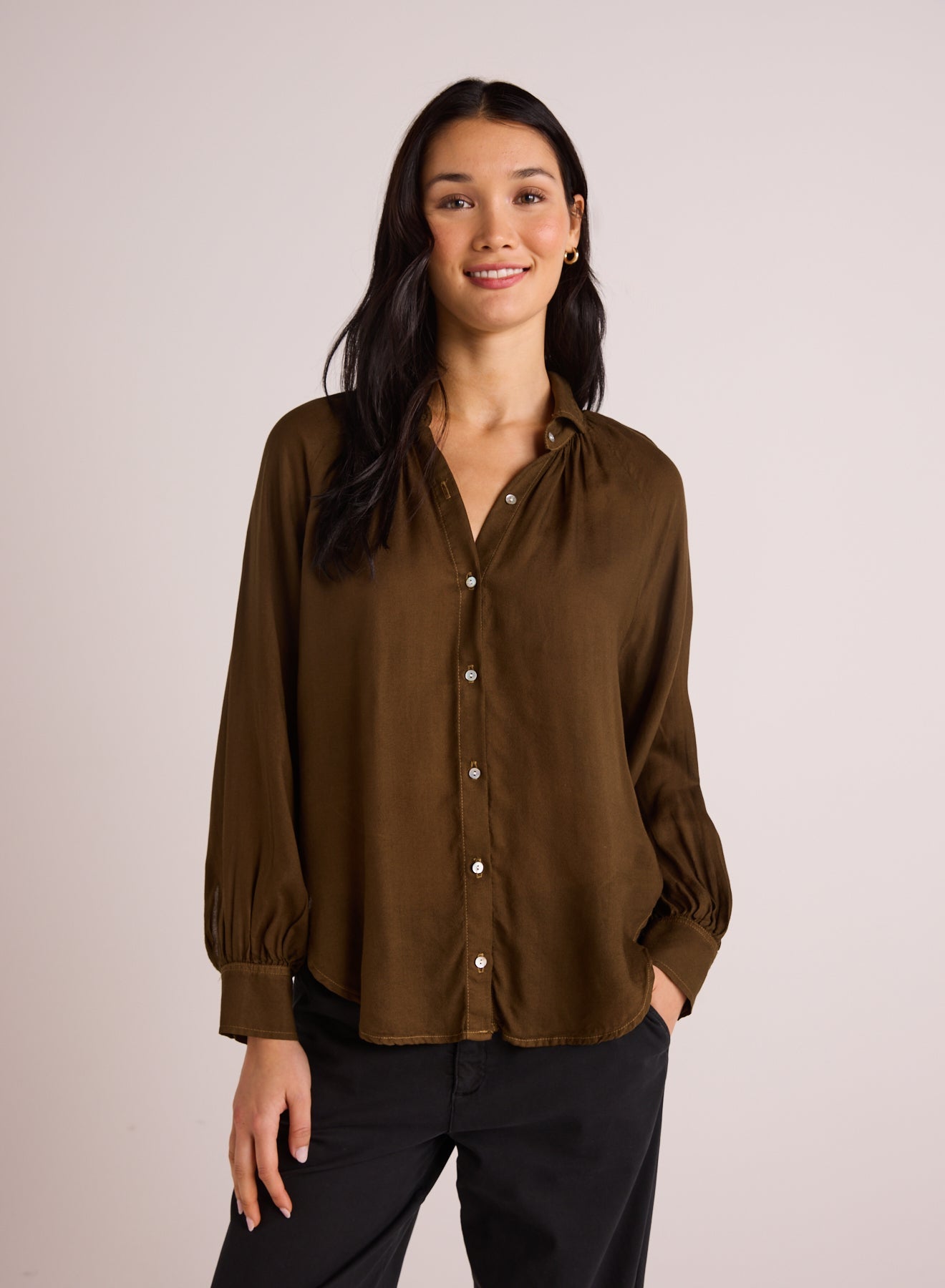 Bella DahlFlowy Raglan Sleeve Shirt - Golden ArmyTops