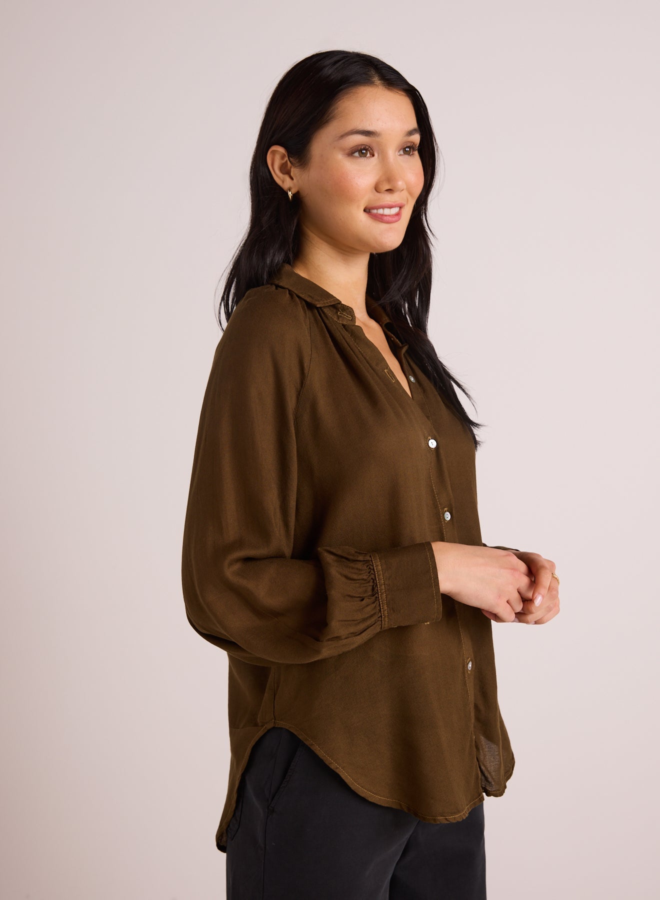 Bella DahlFlowy Raglan Sleeve Shirt - Golden ArmyTops