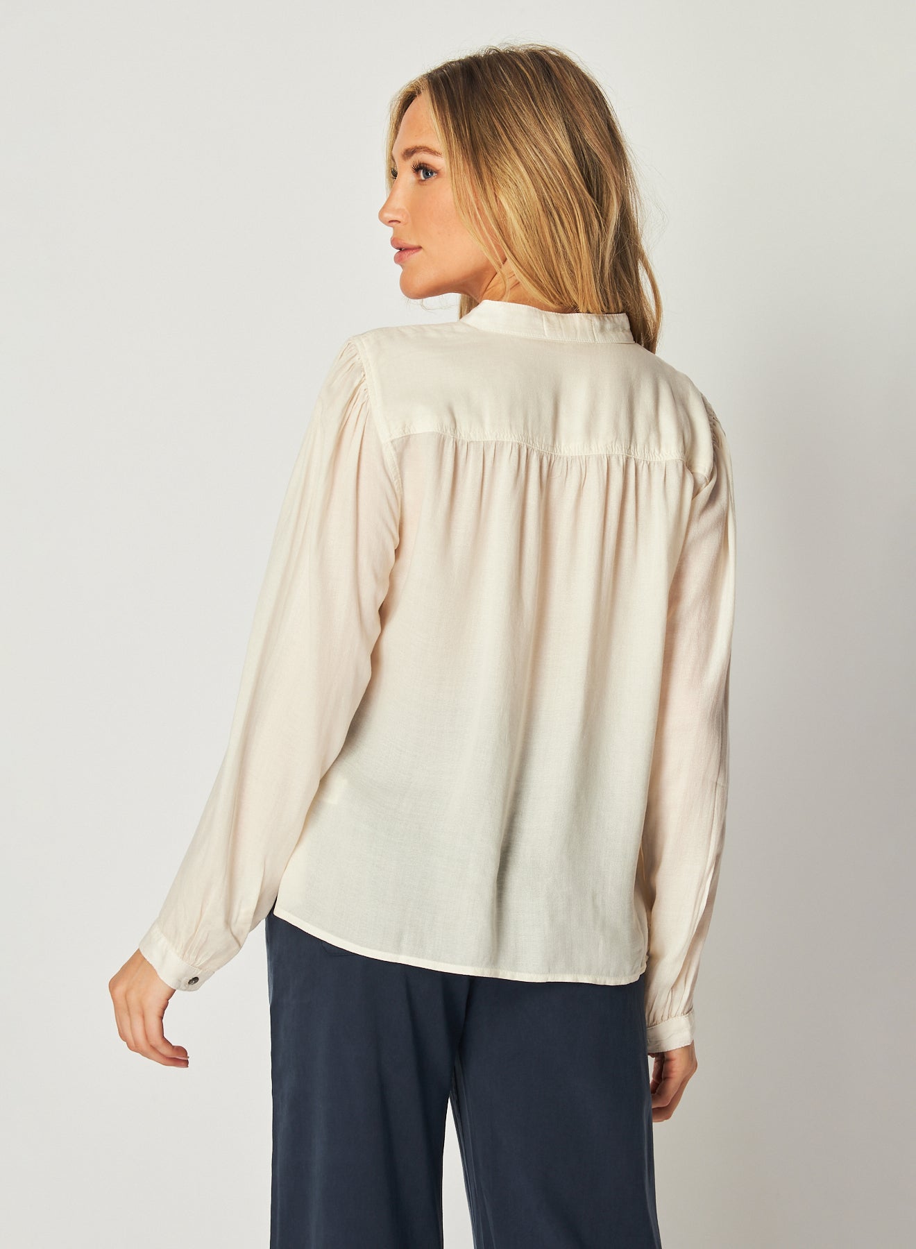 Bella DahlFlowy Tie Neck Pullover - Ivory PearlTops