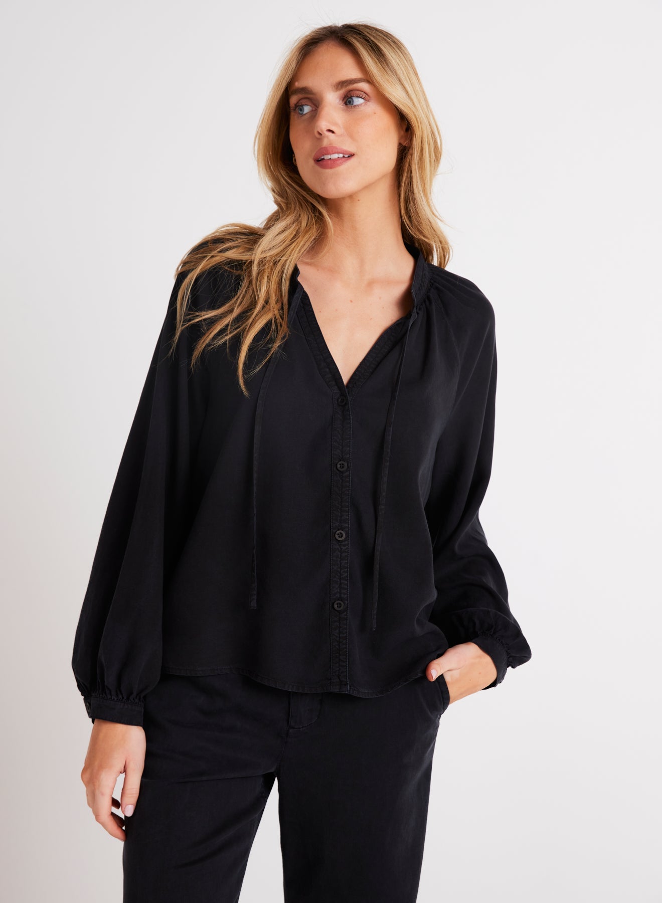 Bella DahlFull Sleeve Raglan Button Down - Vintage BlackTops