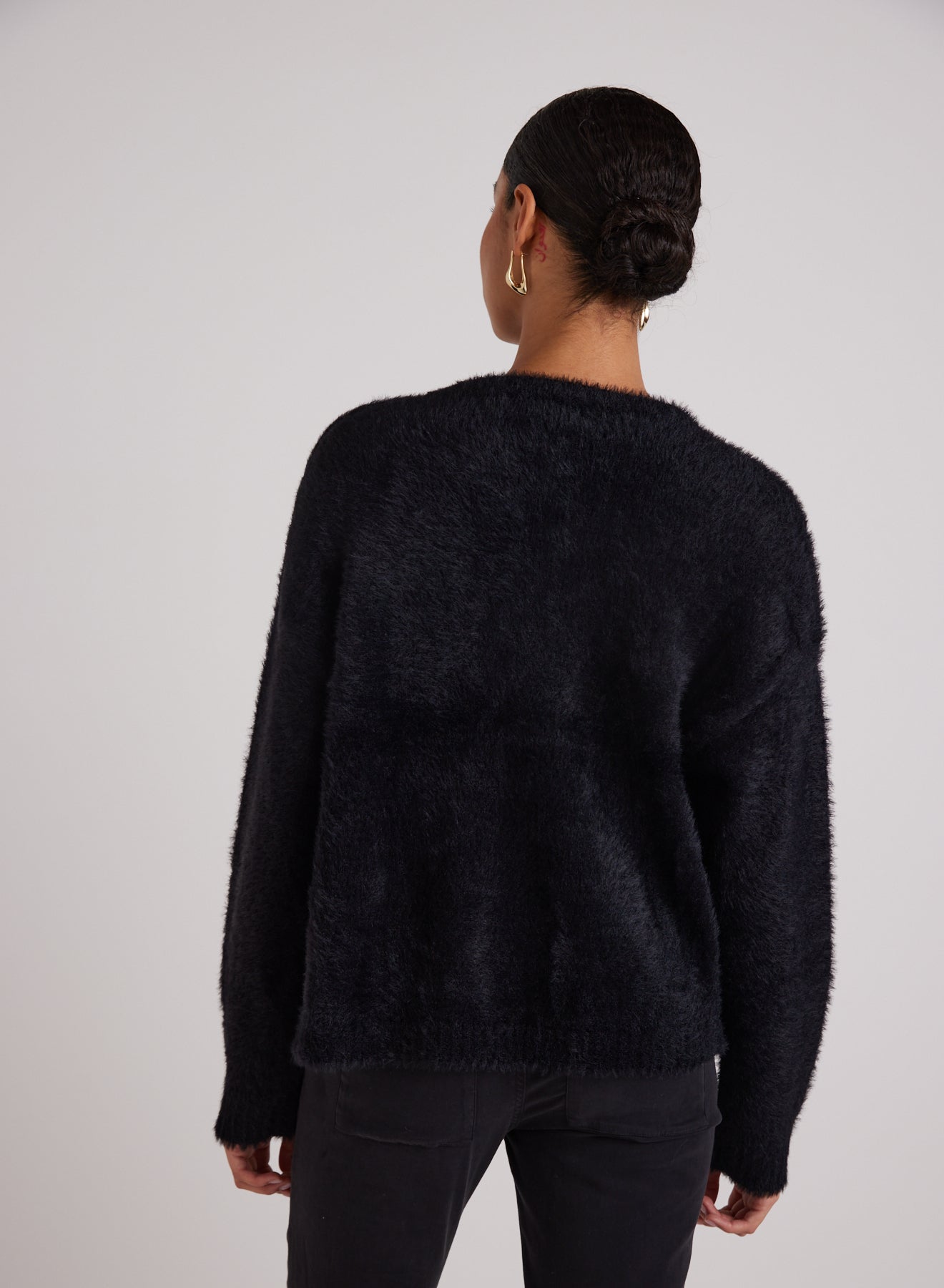 Bella DahlFuzzy Crew Neck Cardigan - BlackSweaters & Jackets