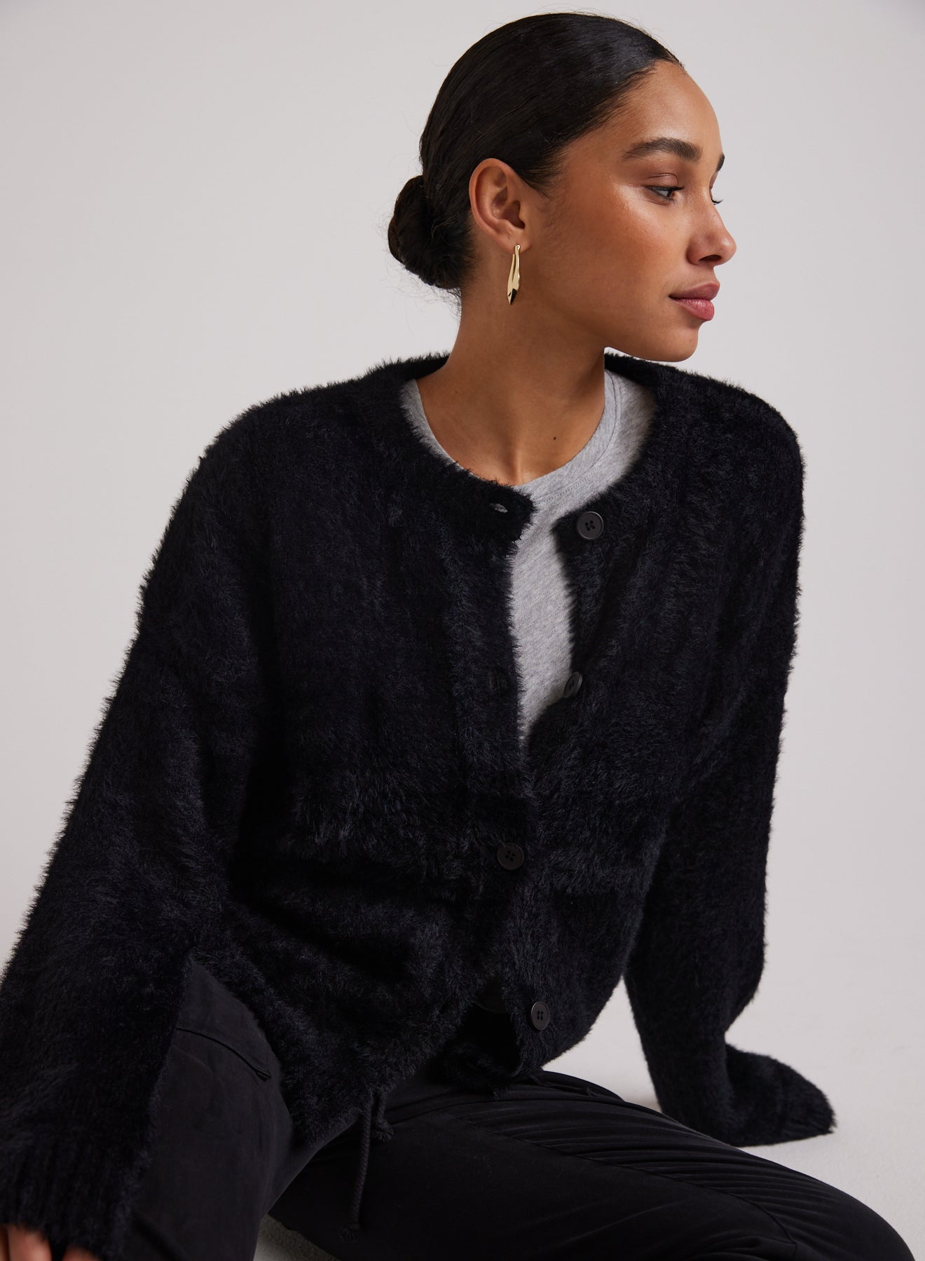 Bella DahlFuzzy Crew Neck Cardigan - BlackSweaters & Jackets