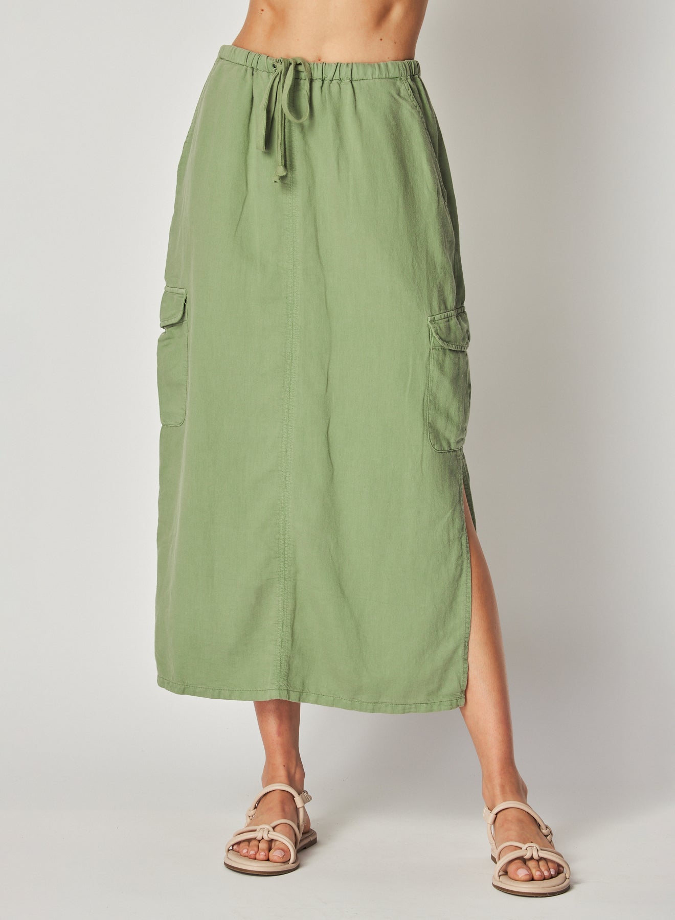 Bella DahlGoldie Bellow Pocket Cargo Skirt - Lush FoliageBottoms