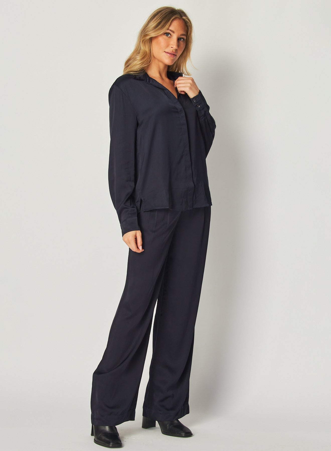 Bella DahlHigh Low Hem Shirt - Navy EclipseTops