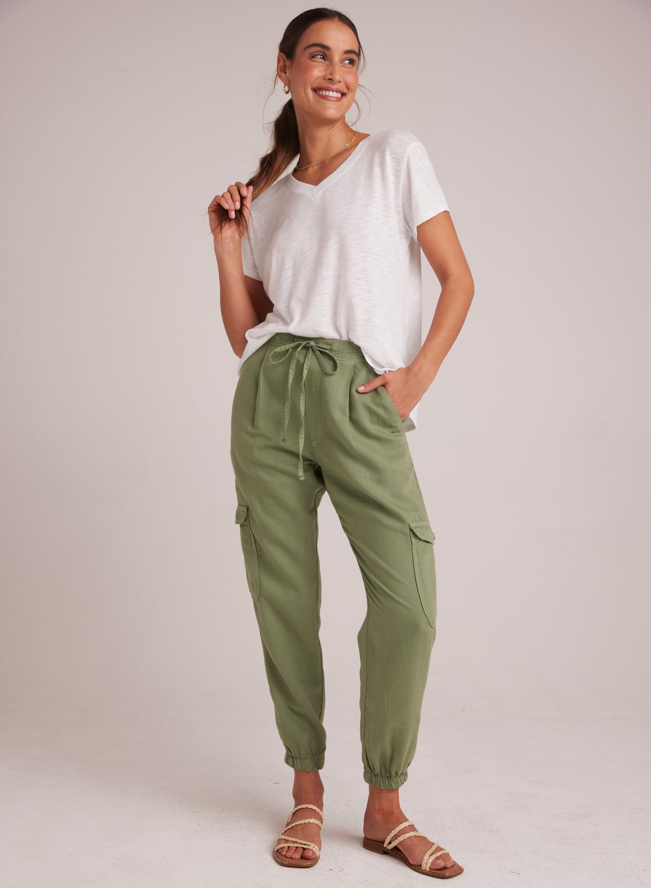 Bella DahlIsla Pleated Jogger - Lush FoliageBottoms