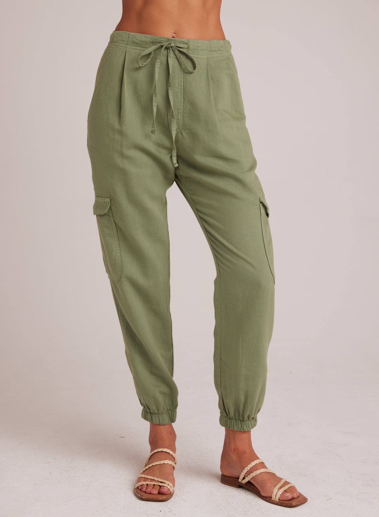 Bella DahlIsla Pleated Jogger - Lush FoliageBottoms