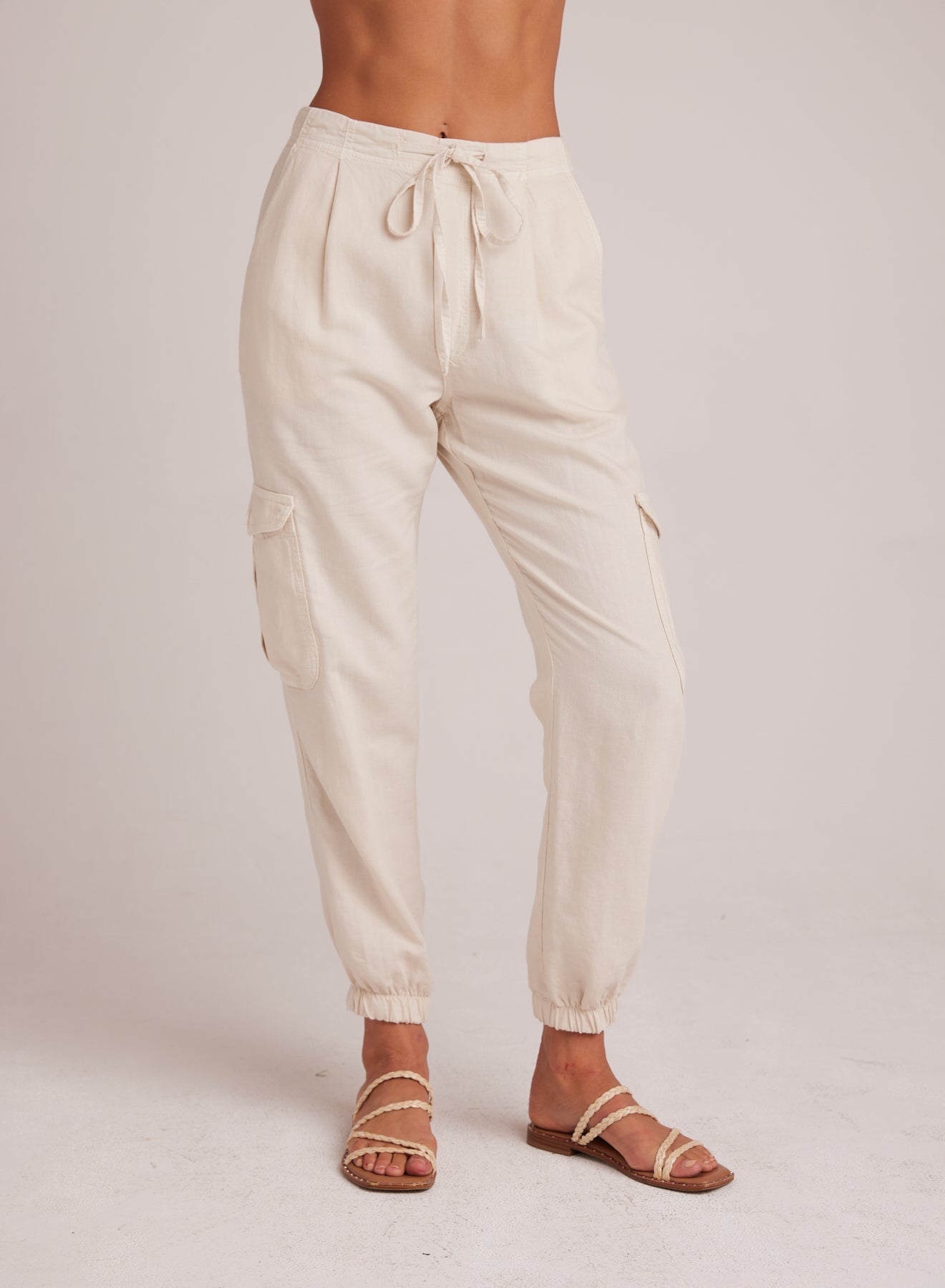 Bella DahlIsla Pleated Jogger - Seashell SandBottoms