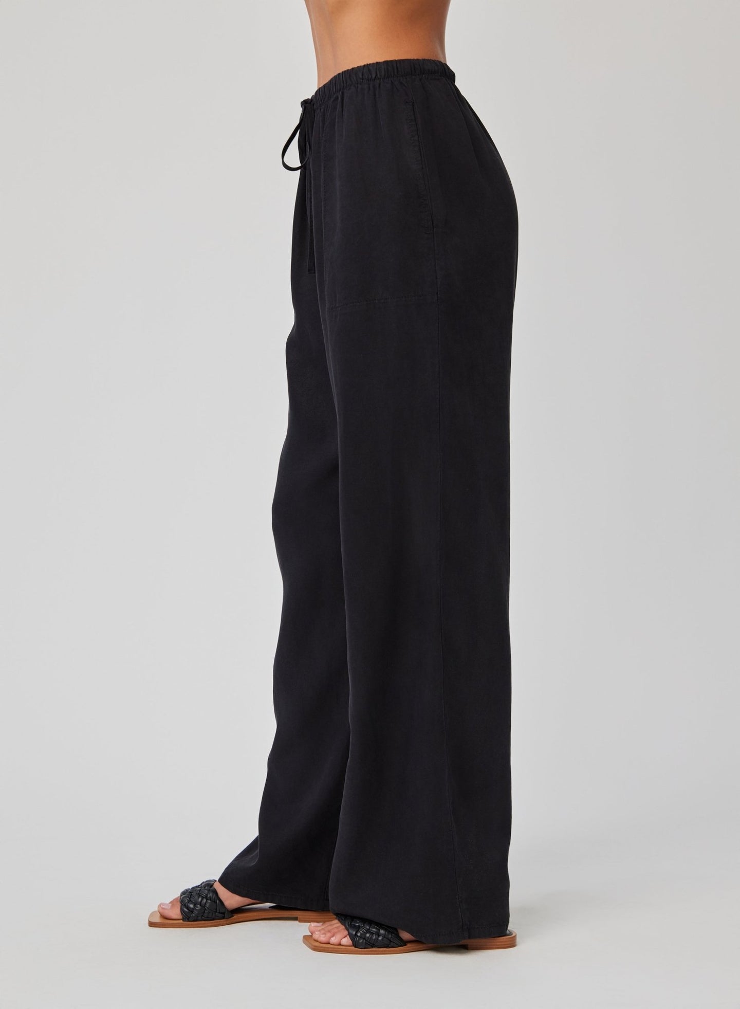 Bella DahlKylie Wide Leg with Drawstring - BlackBottoms