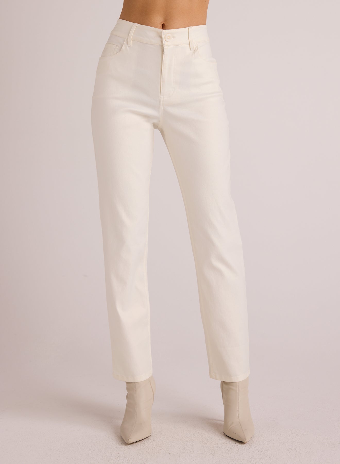 Bella DahlLennon Straight Leg Jean - Opal WhiteBottoms