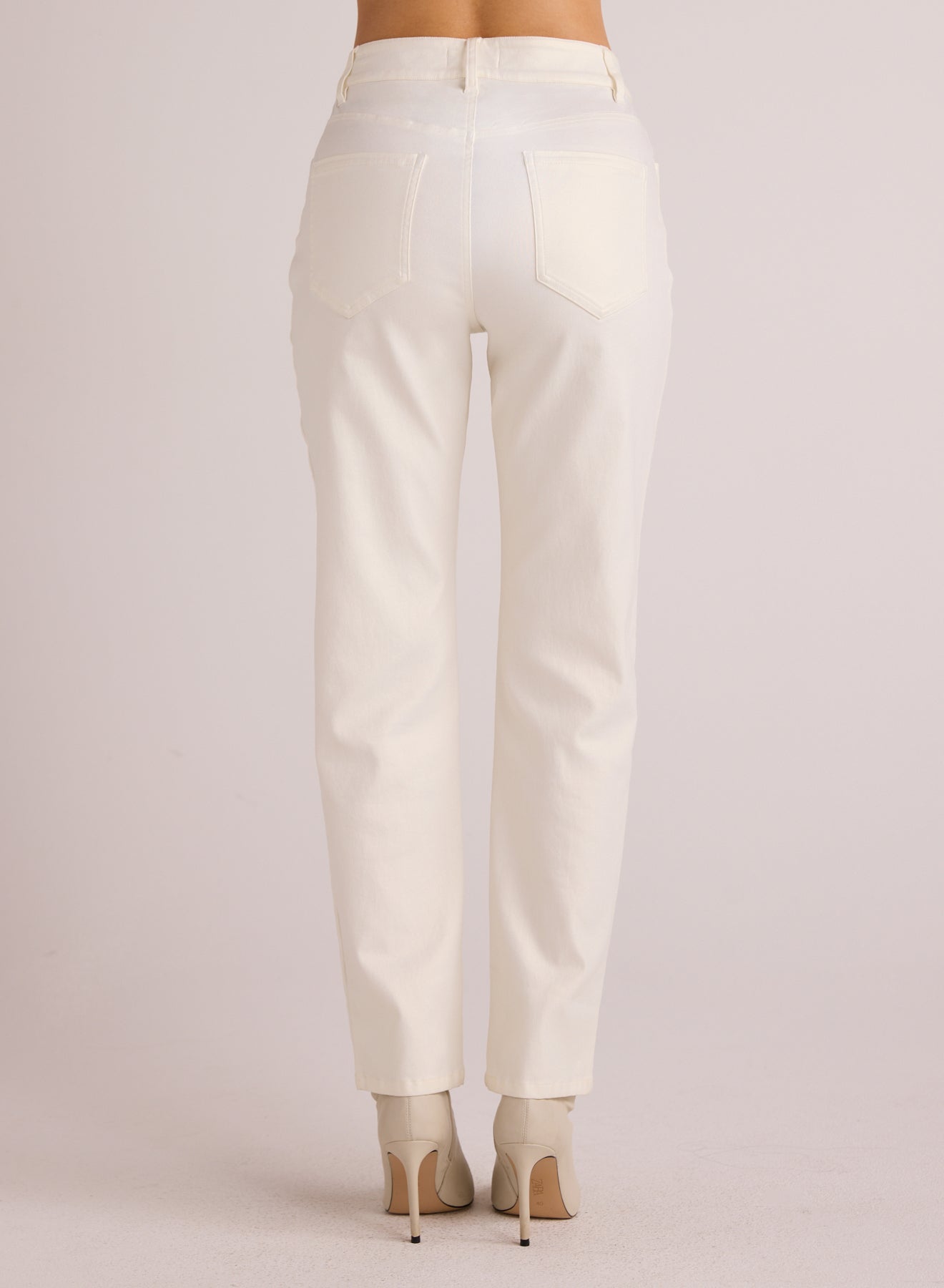 Bella DahlLennon Straight Leg Jean - Opal WhiteBottoms