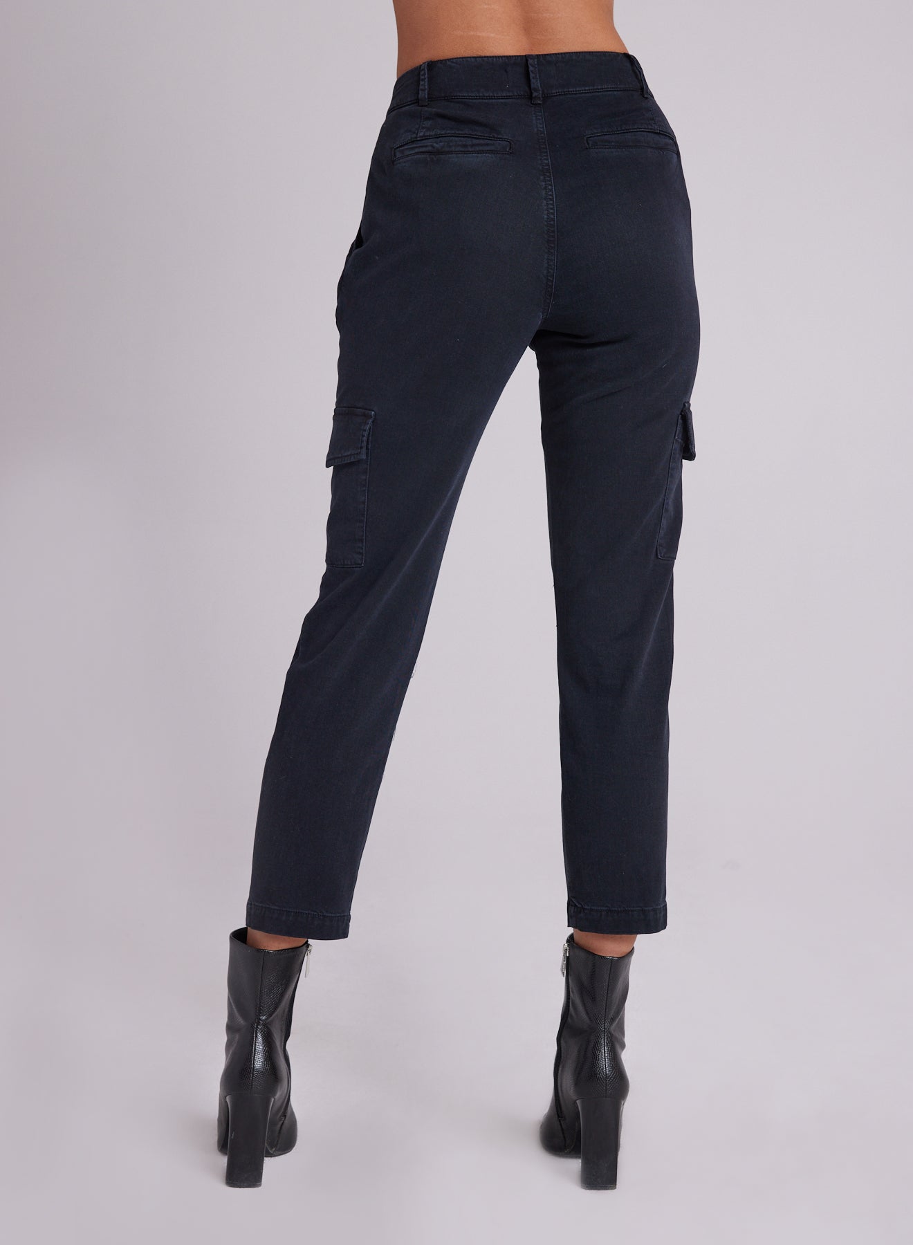 Bella DahlLondyn - Clean Cargo Trouser - BlackBottoms