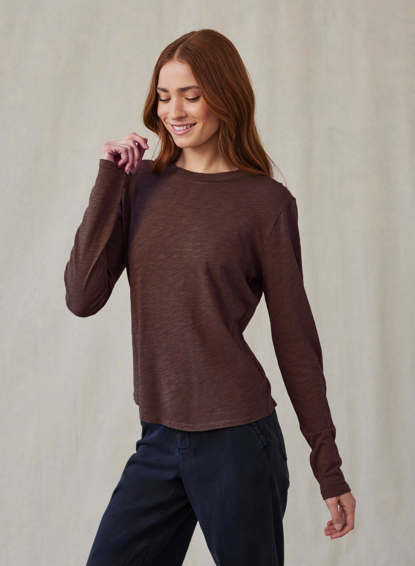 Bella DahlLong Sleeve Crew Tee - Chestnut BrownTops