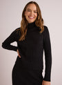 Bella DahlLong Sleeve Turtleneck Sweater - BlackSweaters