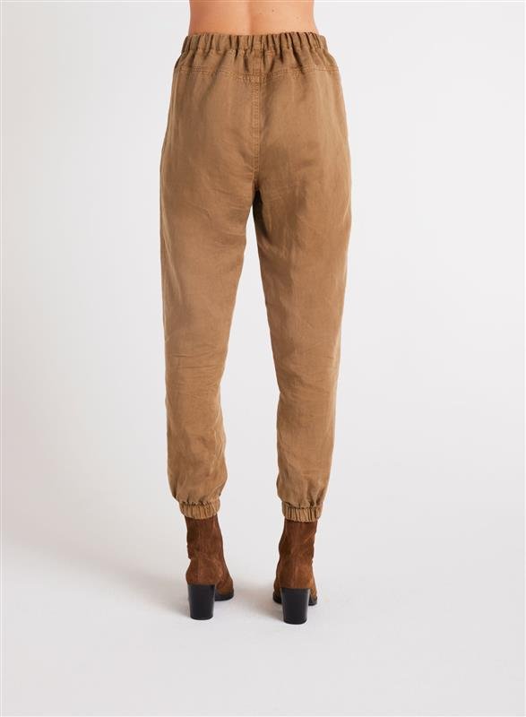 Bella DahlLuna Pleat Front Jogger - Topaz BrownBottoms