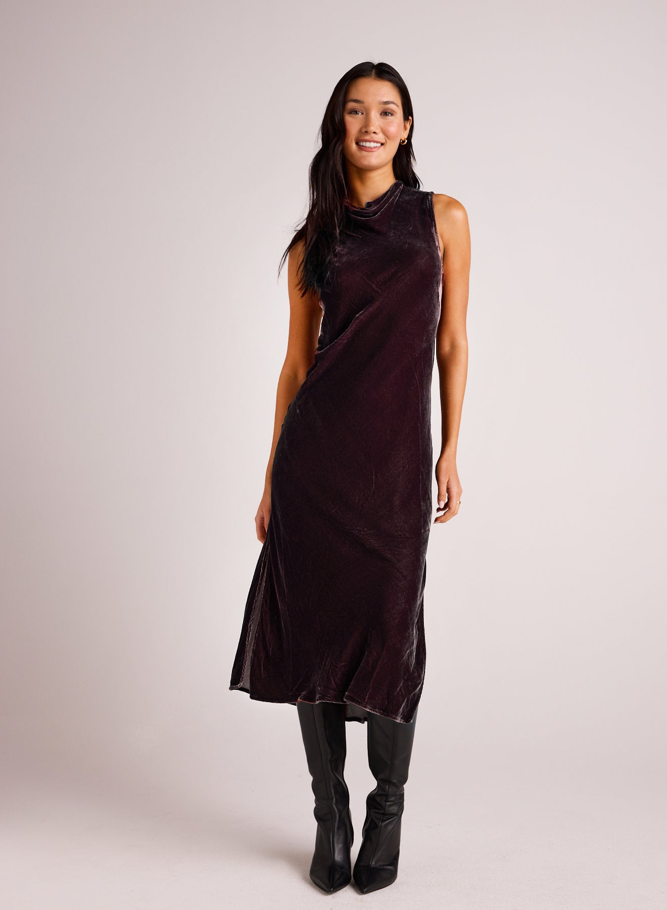 Bella DahlMock Neck Velvet Dress - AubergineDresses