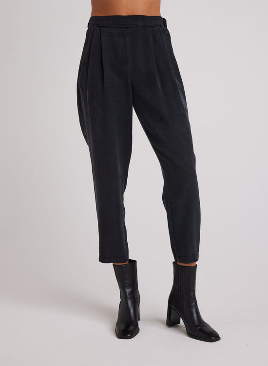 Bella DahlNico Clean Waist Slouchy Trouser - BlackBottoms