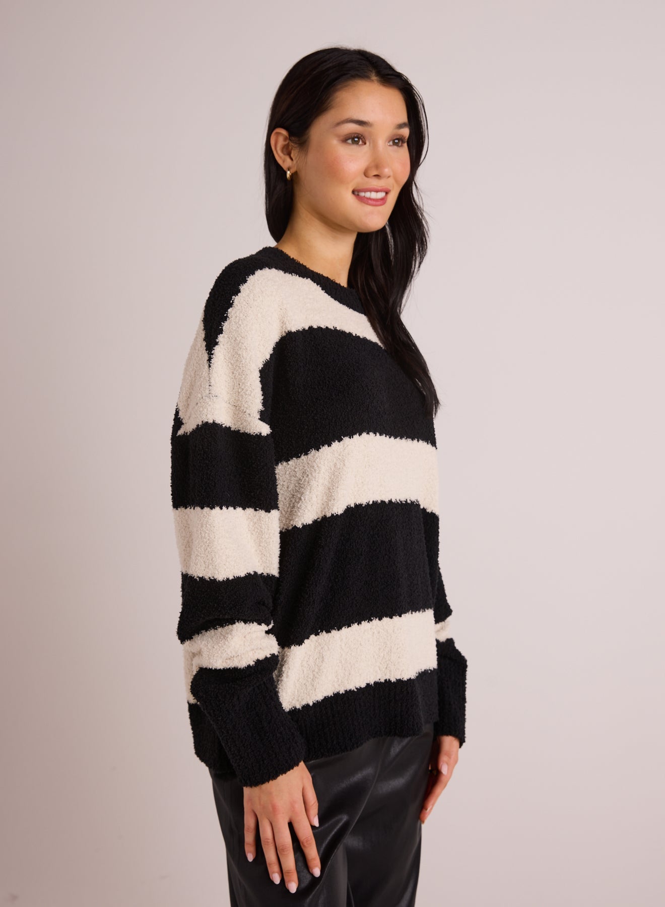 Bella DahlOversized Crew Neck Sweater - Bone & BlackSweaters & Jackets