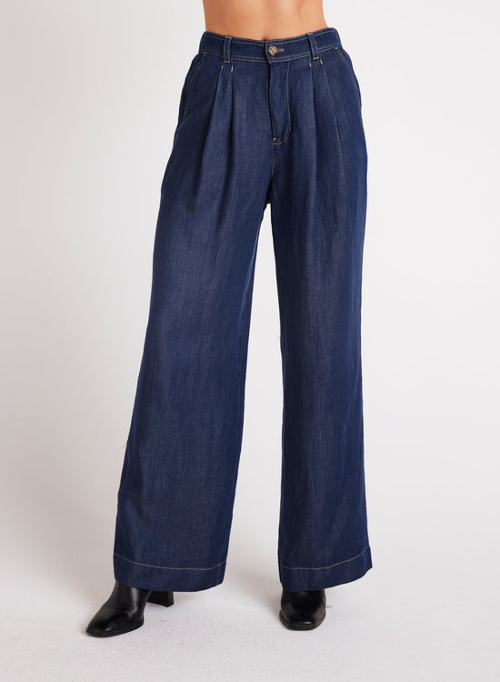 Bella DahlPleated Wide Leg Pant - Dark DenimBottoms