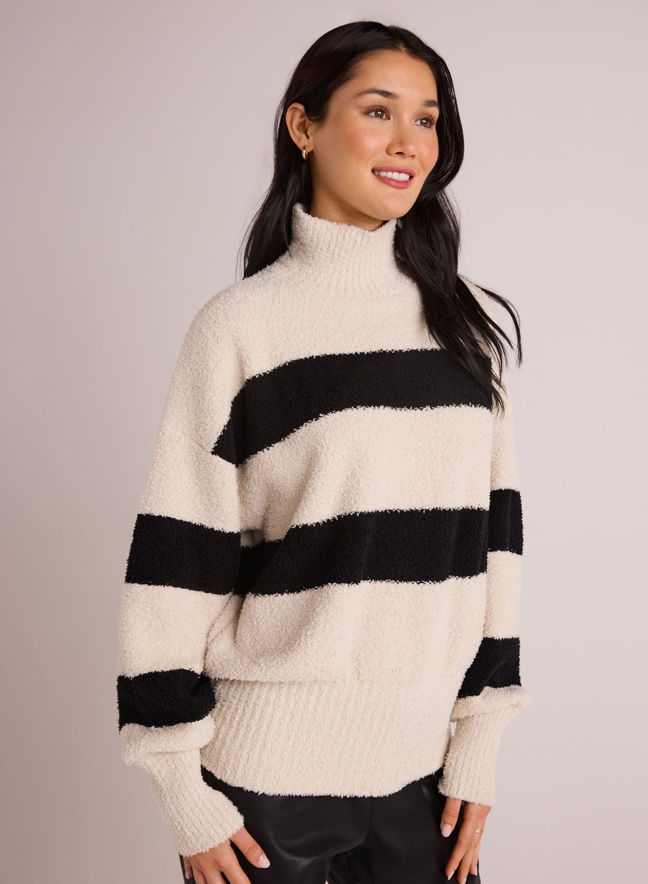 Bella DahlPlush Striped Turtleneck Sweater - Bone & BlackSweaters & Jackets