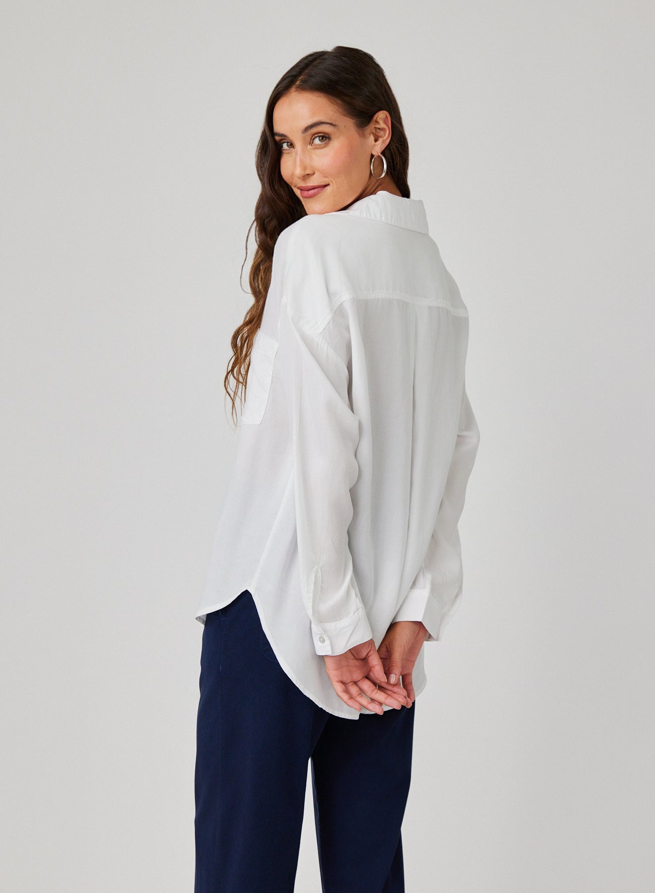 Bella DahlPocket Boyfriend Shirt - WhiteTops