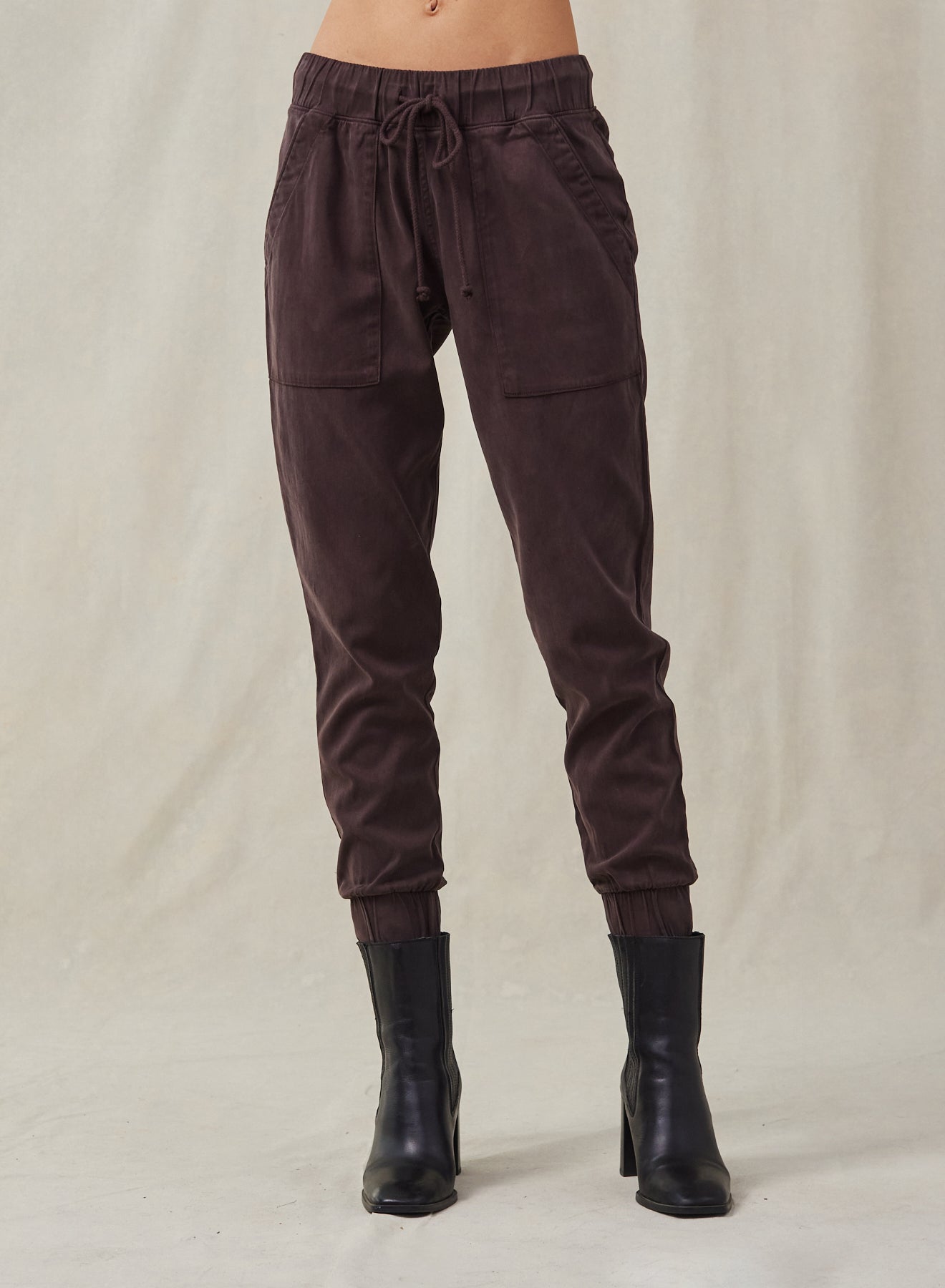 Bella DahlPocket Jogger - Chestnut BrownBottoms