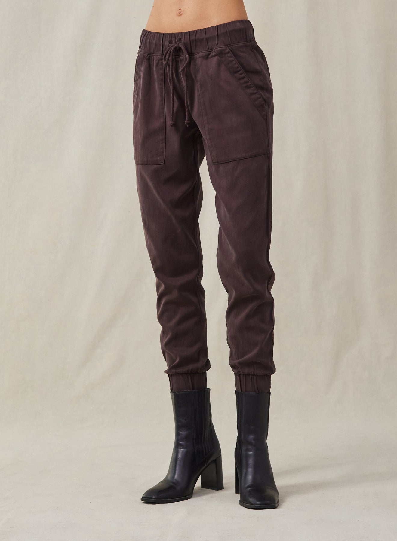 Bella DahlPocket Jogger - Chestnut BrownBottoms