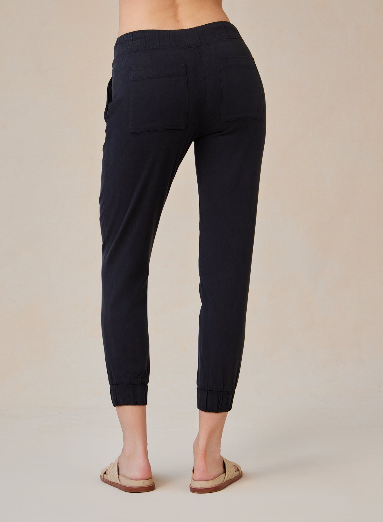 Bella DahlPocket Jogger - Vintage BlackBottoms