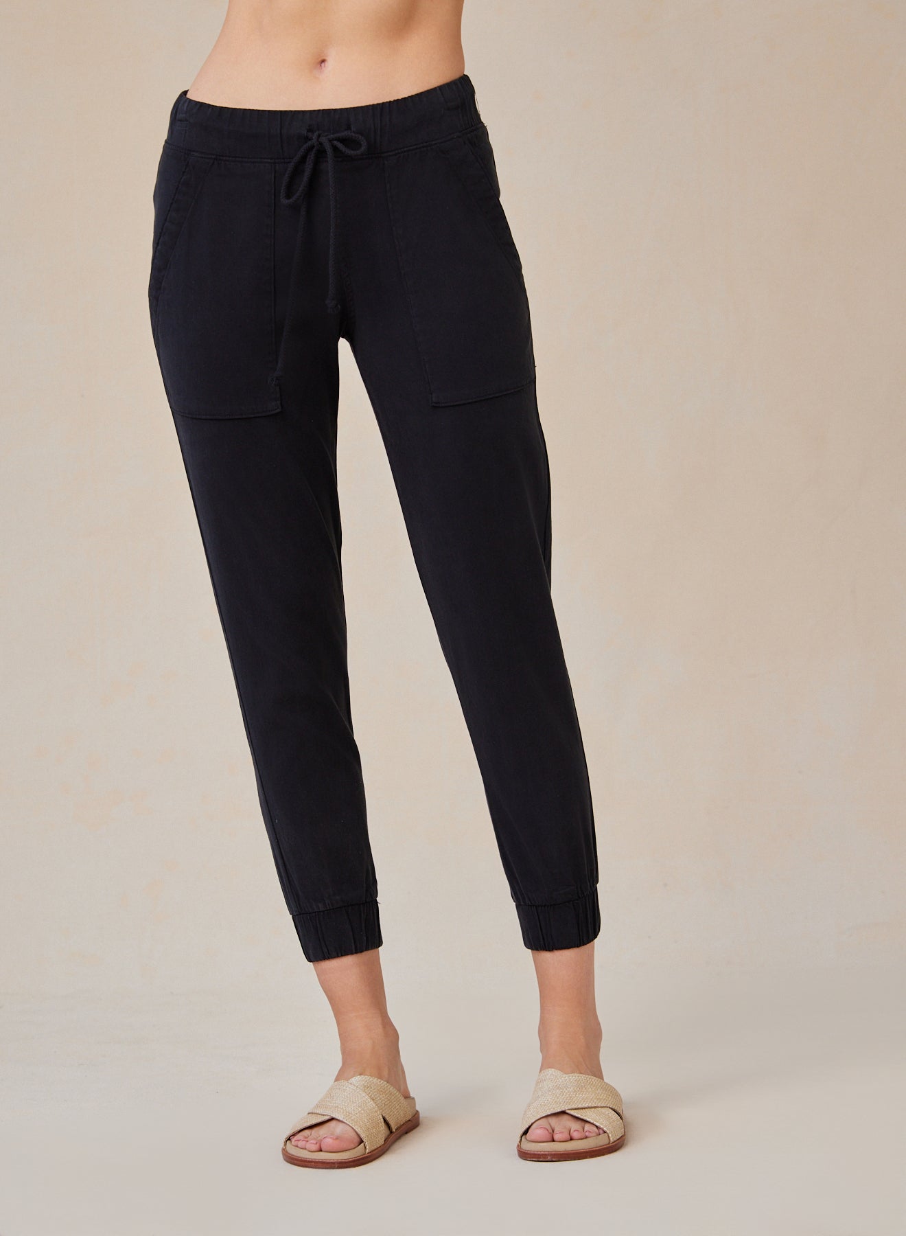 Bella DahlPocket Jogger - Vintage BlackBottoms