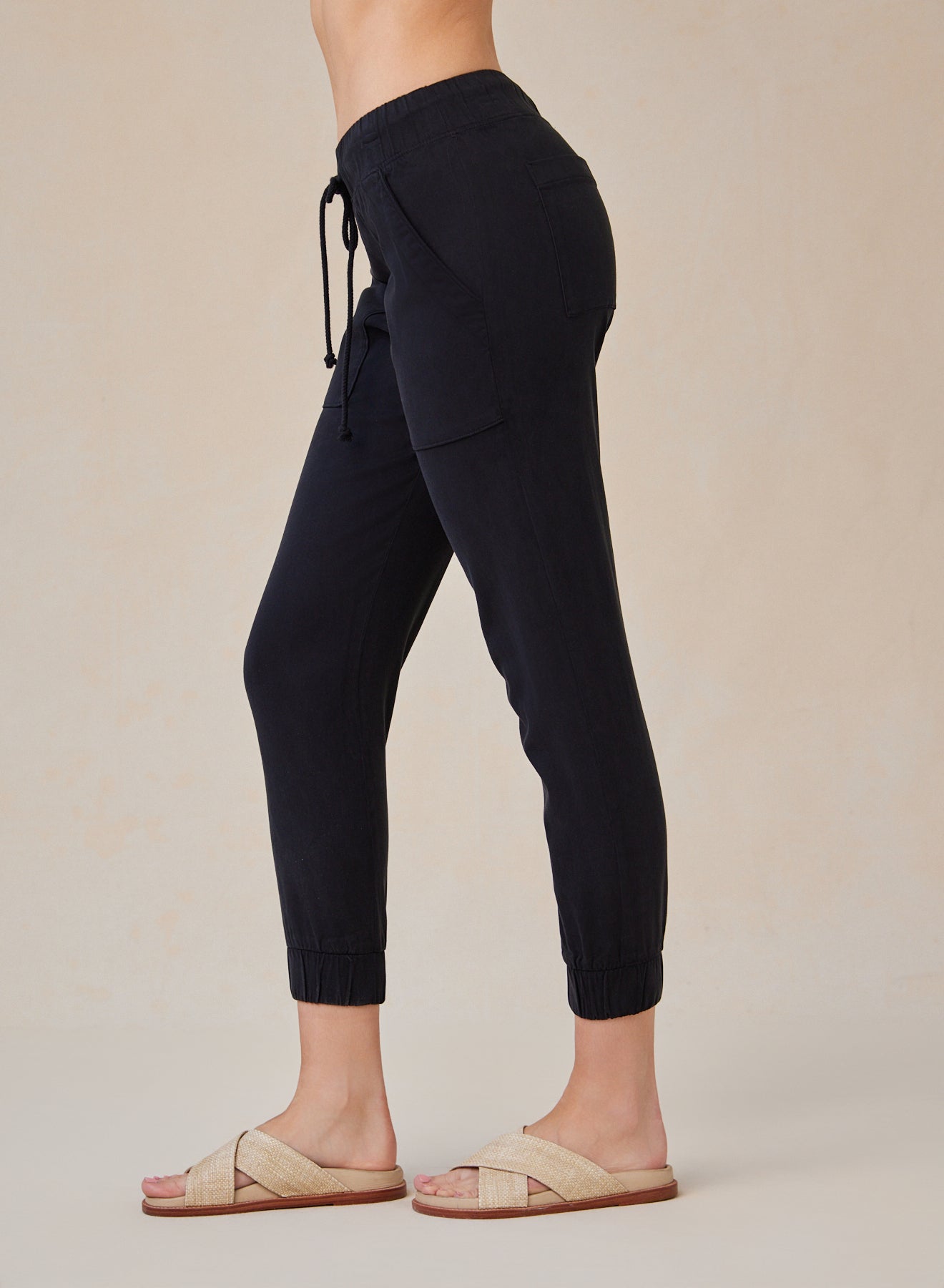 Bella DahlPocket Jogger - Vintage BlackBottoms