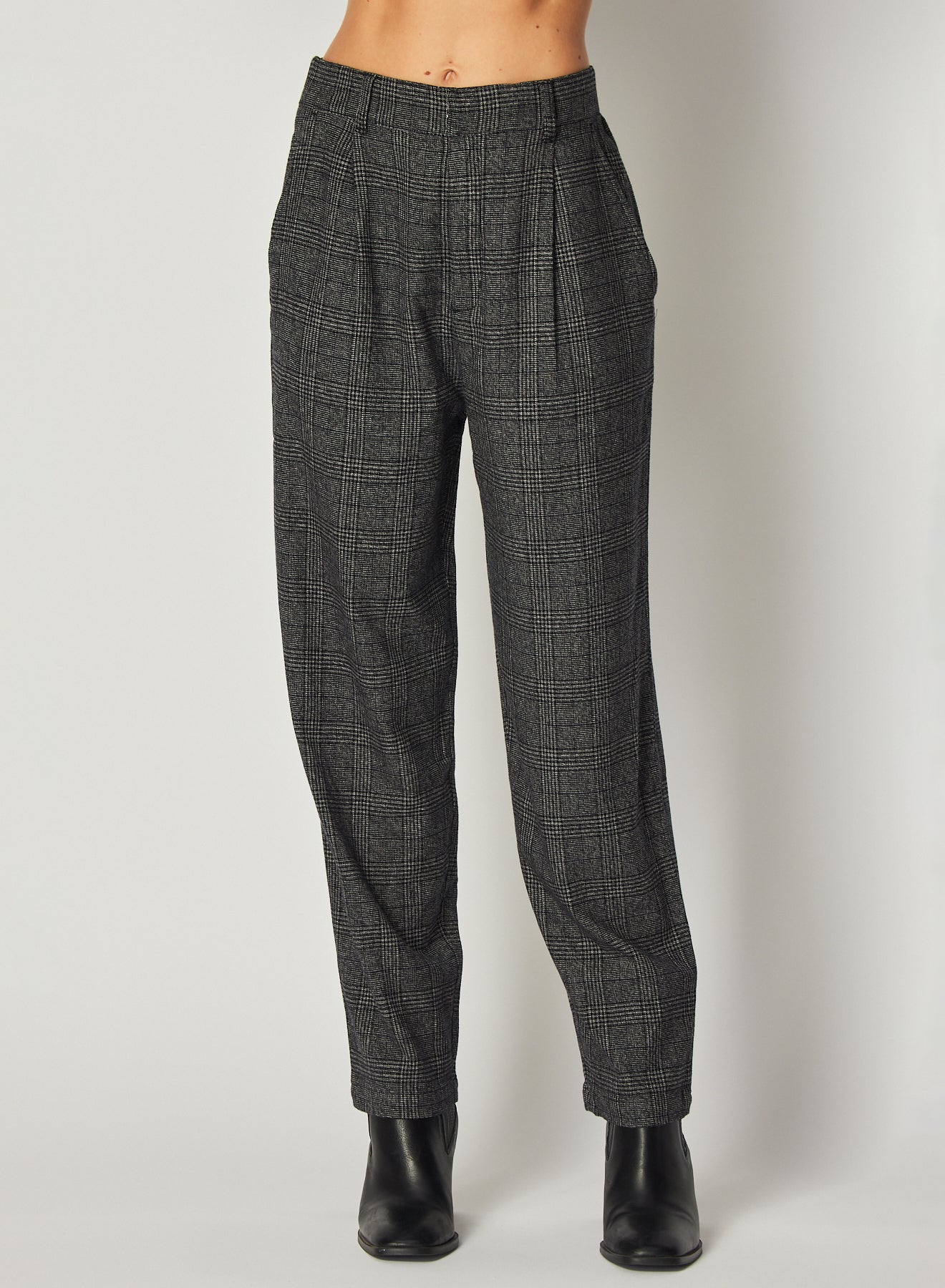 Bella DahlRelaxed Pleat Front Trouser - Glencheck PlaidBottoms