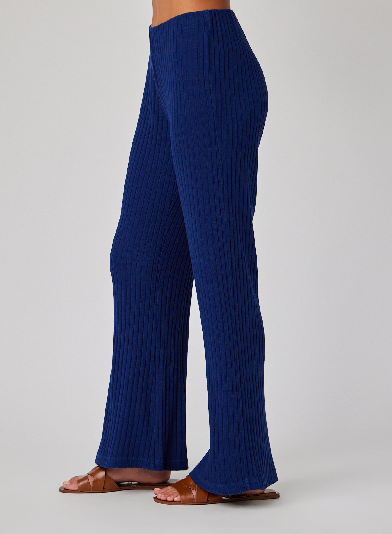 Bella DahlRibbed Wide Leg Pant - Navy CoastBottoms