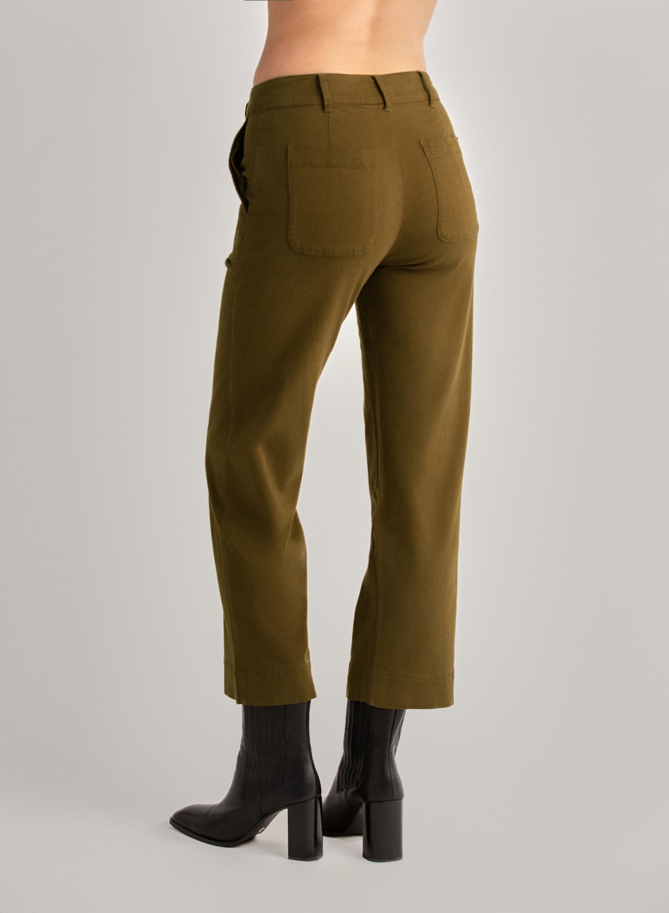 Bella DahlSaige Wide Leg Crop - Olive SpiceBottoms