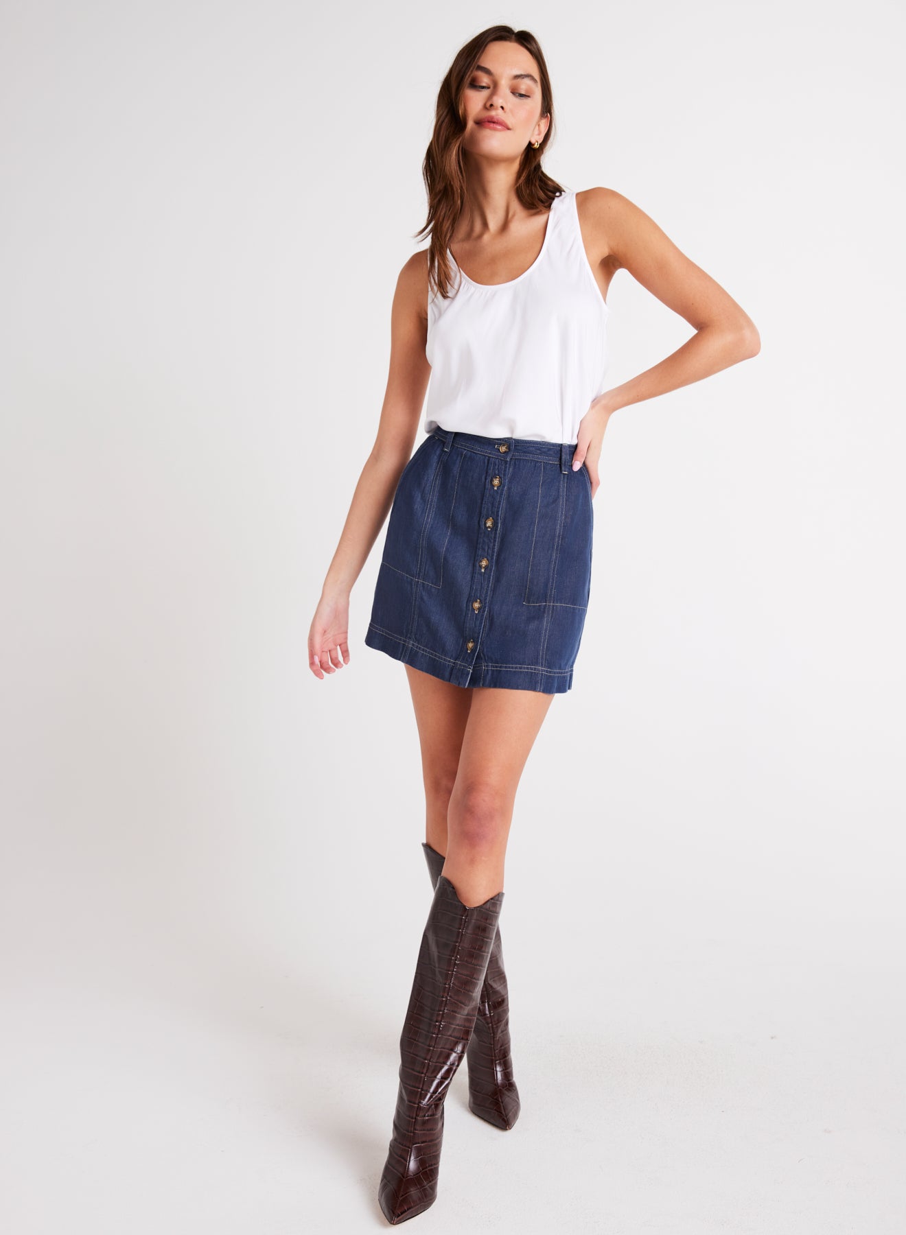 Bella DahlSeamed Button Front Skirt - Dark DenimBottoms