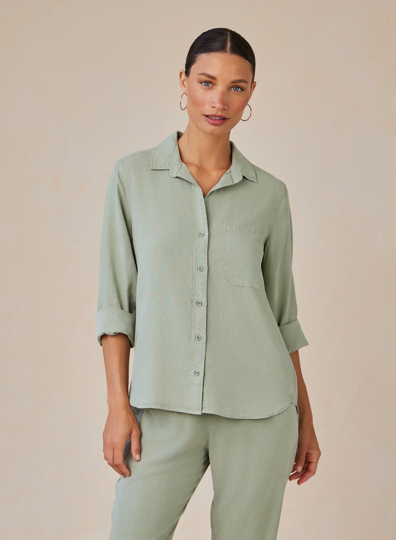 Bella DahlShirt Tail Button Down - Olive GroveTops