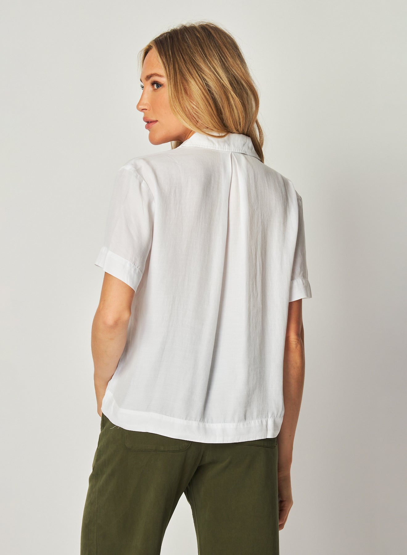 Bella DahlShort Sleeve Flowy Button Down - WhiteTops