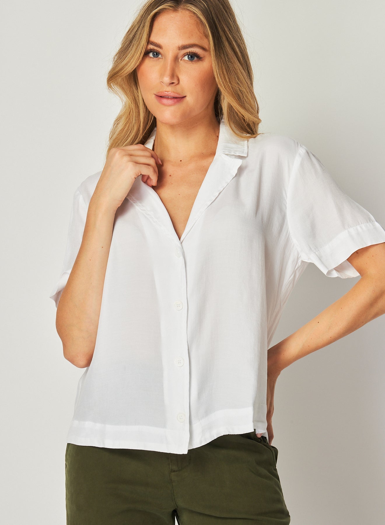 Bella DahlShort Sleeve Flowy Button Down - WhiteTops