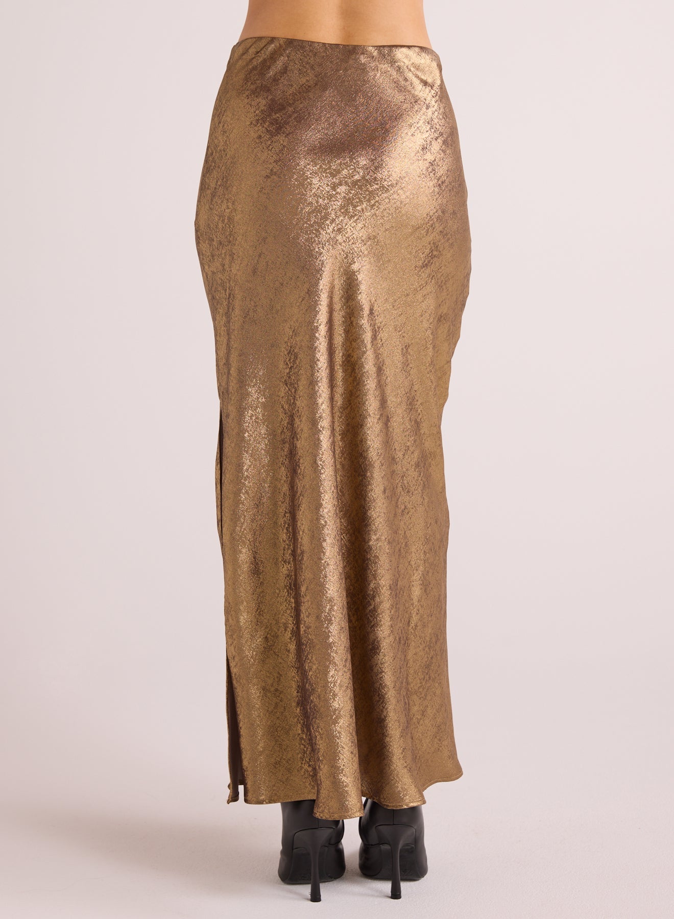 Bella DahlSide Slit Bias Maxi Skirt - Gold MetallicBottoms