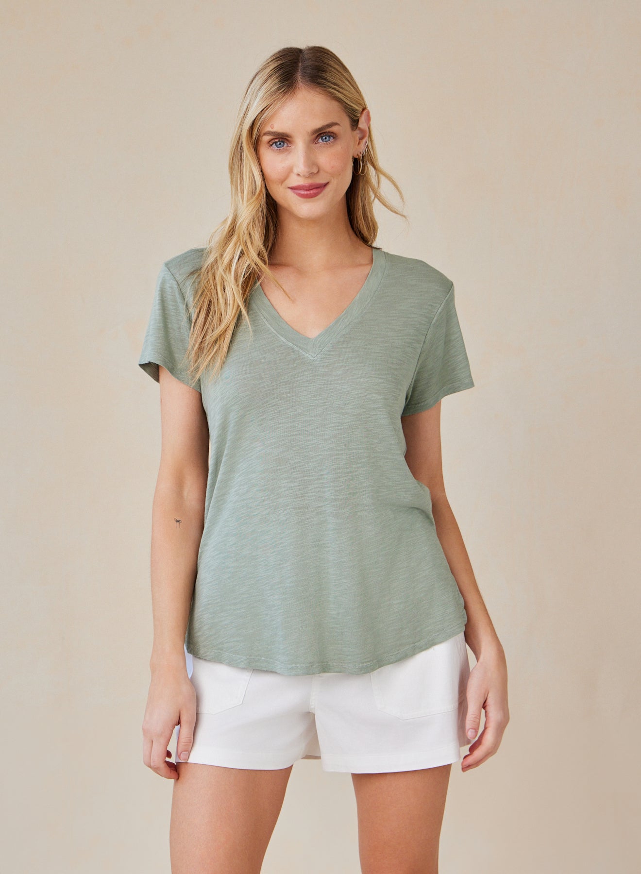 Bella DahlSide Slit V - Neck Tee - Olive GroveTops