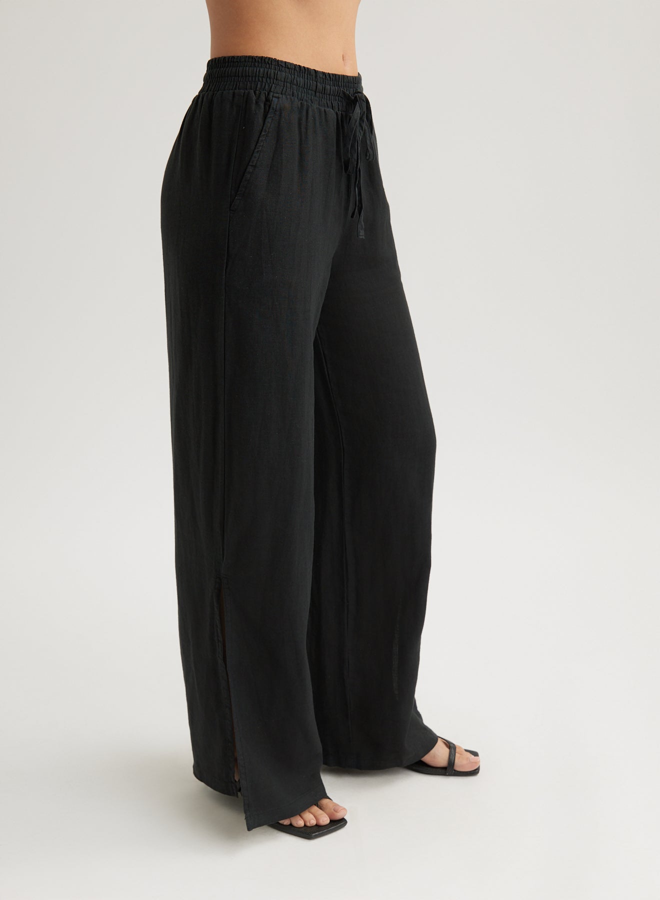 Bella DahlSide Slit Wide Leg Pant - BlackBottoms